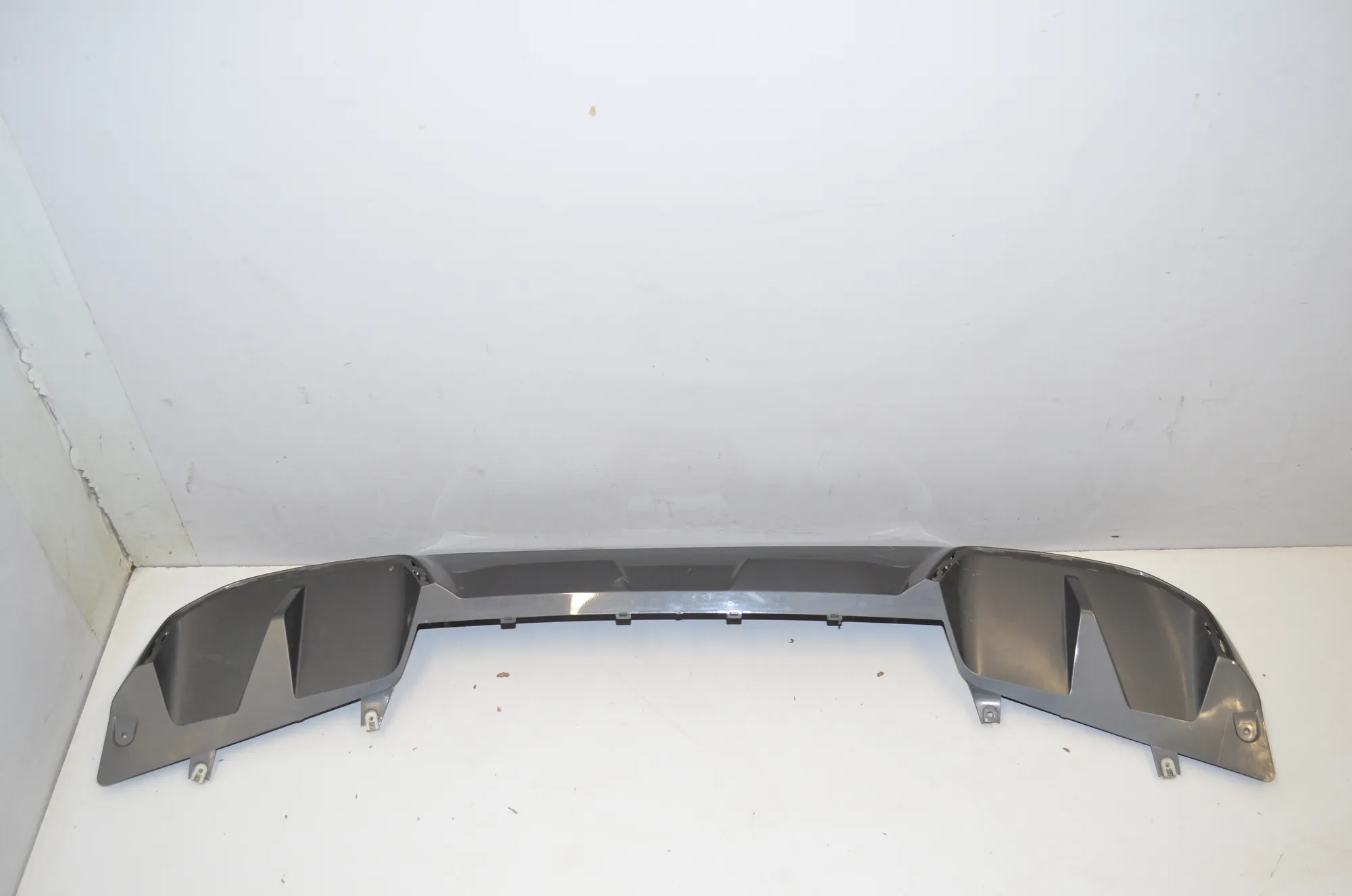 Rear Bumper Lower Diffuser – OEM 8737066 · BMW i4 (G26) (2022 - -) eDrive35 2023