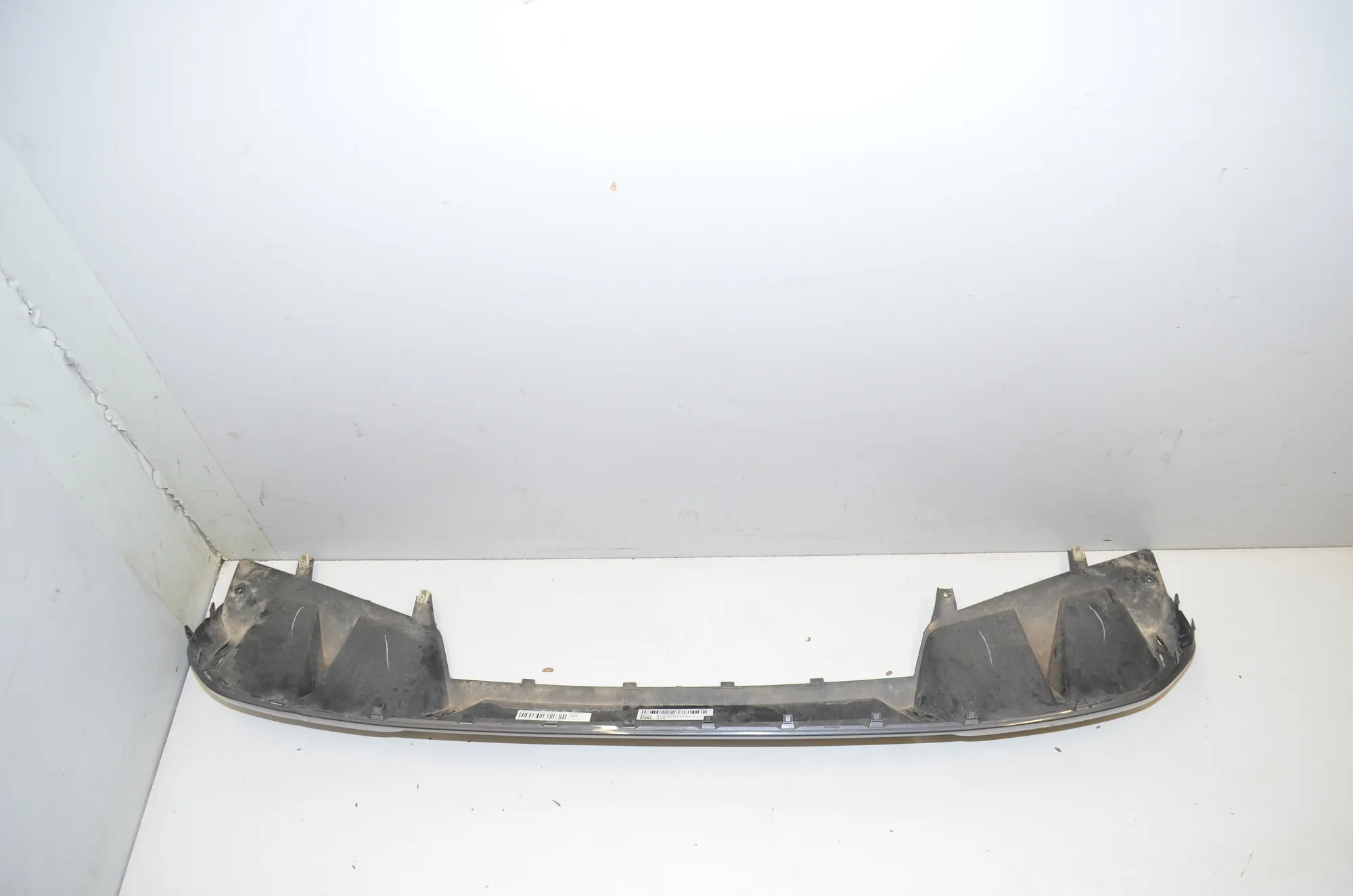 Rear Bumper Lower Diffuser – OEM 8737066 · BMW i4 (G26) (2022 - -) eDrive35 2023 – 4