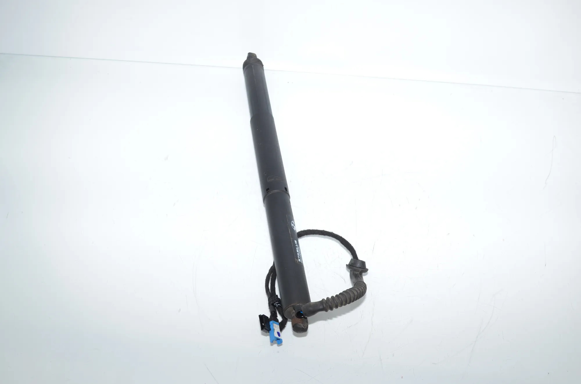 Right Side Tailgate Gas Strut – OEM 7434041 · BMW X5 (F15, F85) BMW X5 (F15, F85) xDrive 40e 2016 – 3