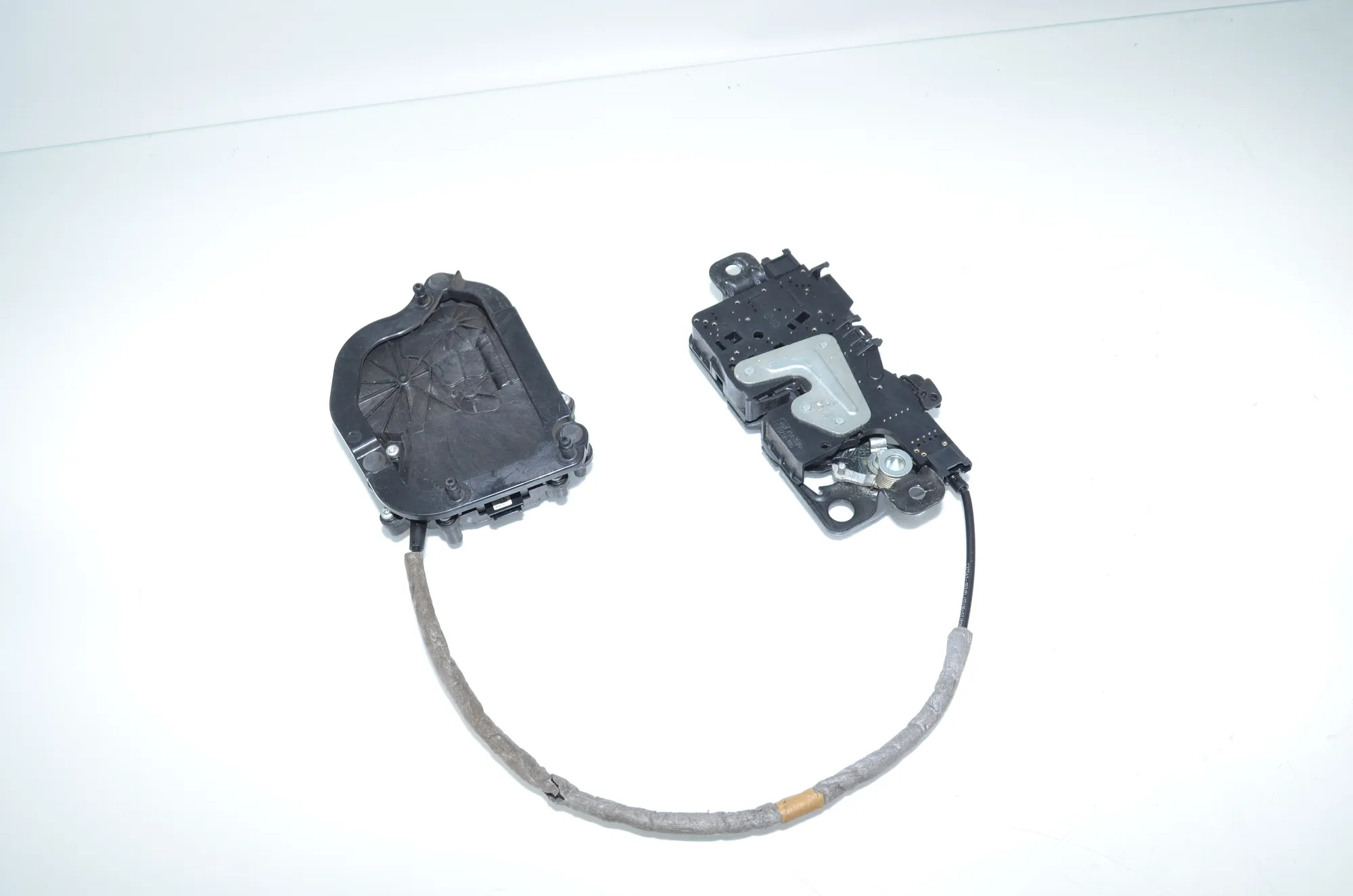 Tailgate Boot Lock – OEM 7441014 · BMW 7 (G11, G12) BMW 7 (G11, G12) 740 d, Ld xDrive 2016 – 4