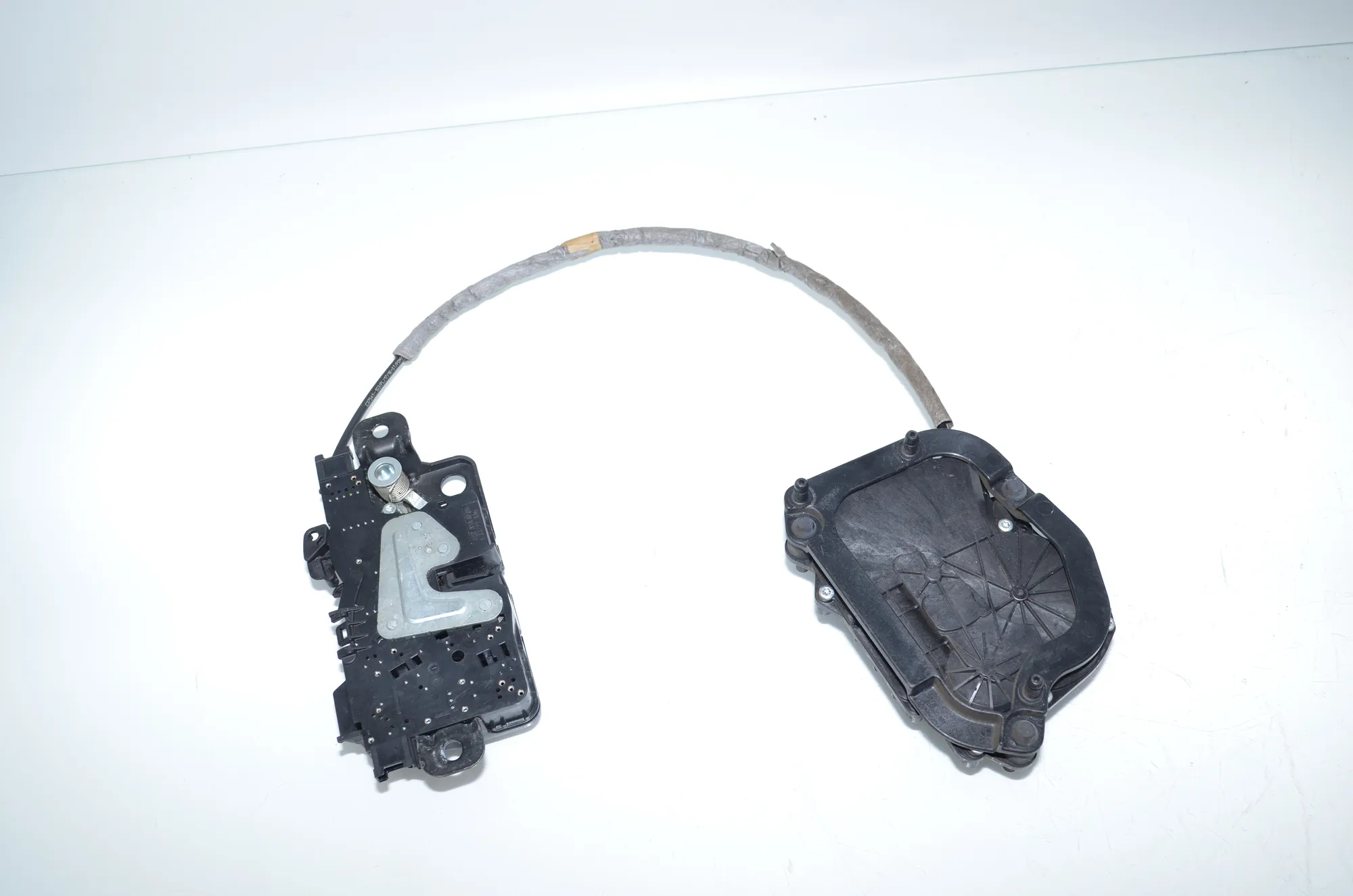 Tailgate Boot Lock – OEM 7441014 · BMW 7 (G11, G12) BMW 7 (G11, G12) 740 d, Ld xDrive 2016 – 3