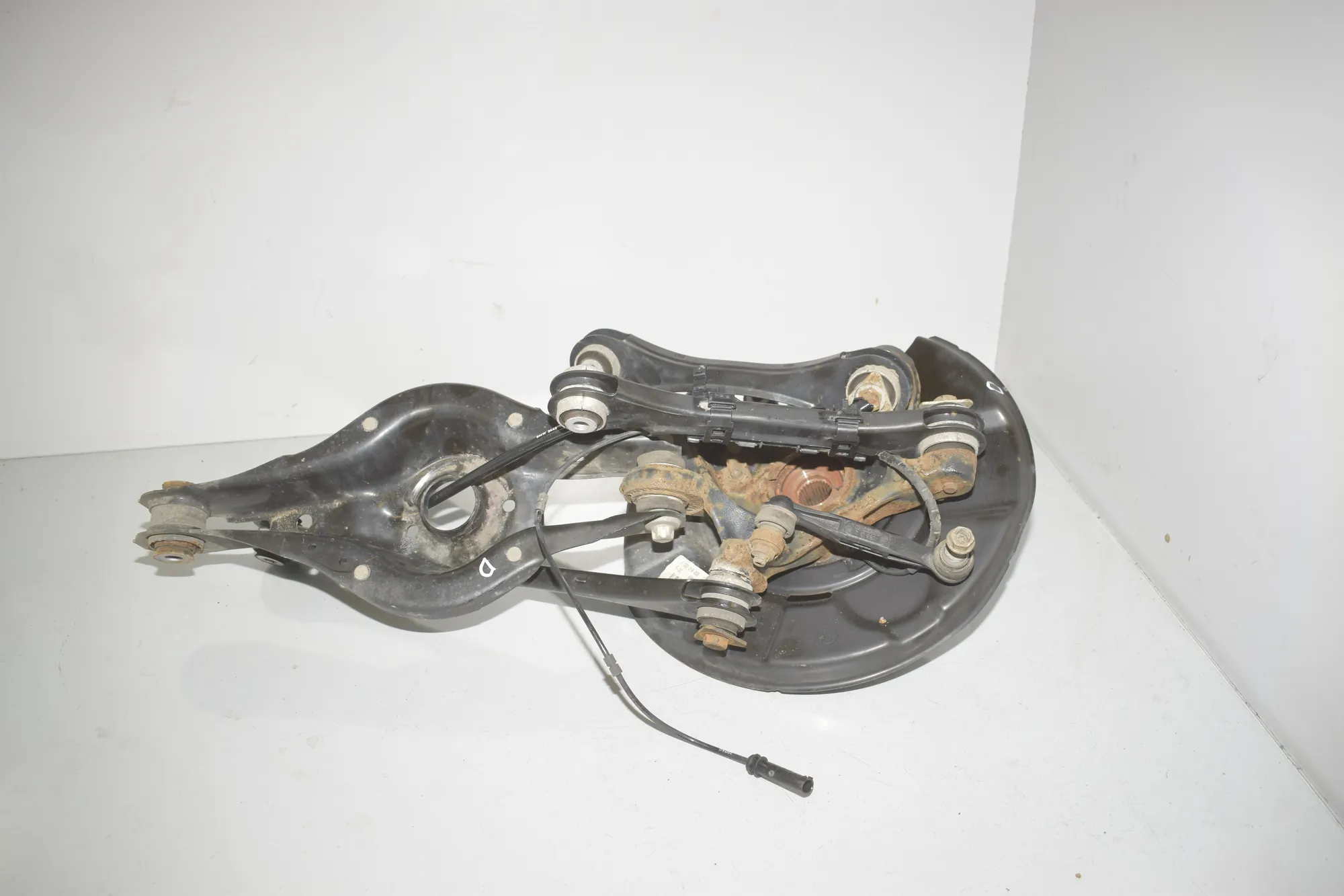 Rear Right Wheel Hub – OEM 6792524 · BMW 3 Touring (F31) 330 d 2016
