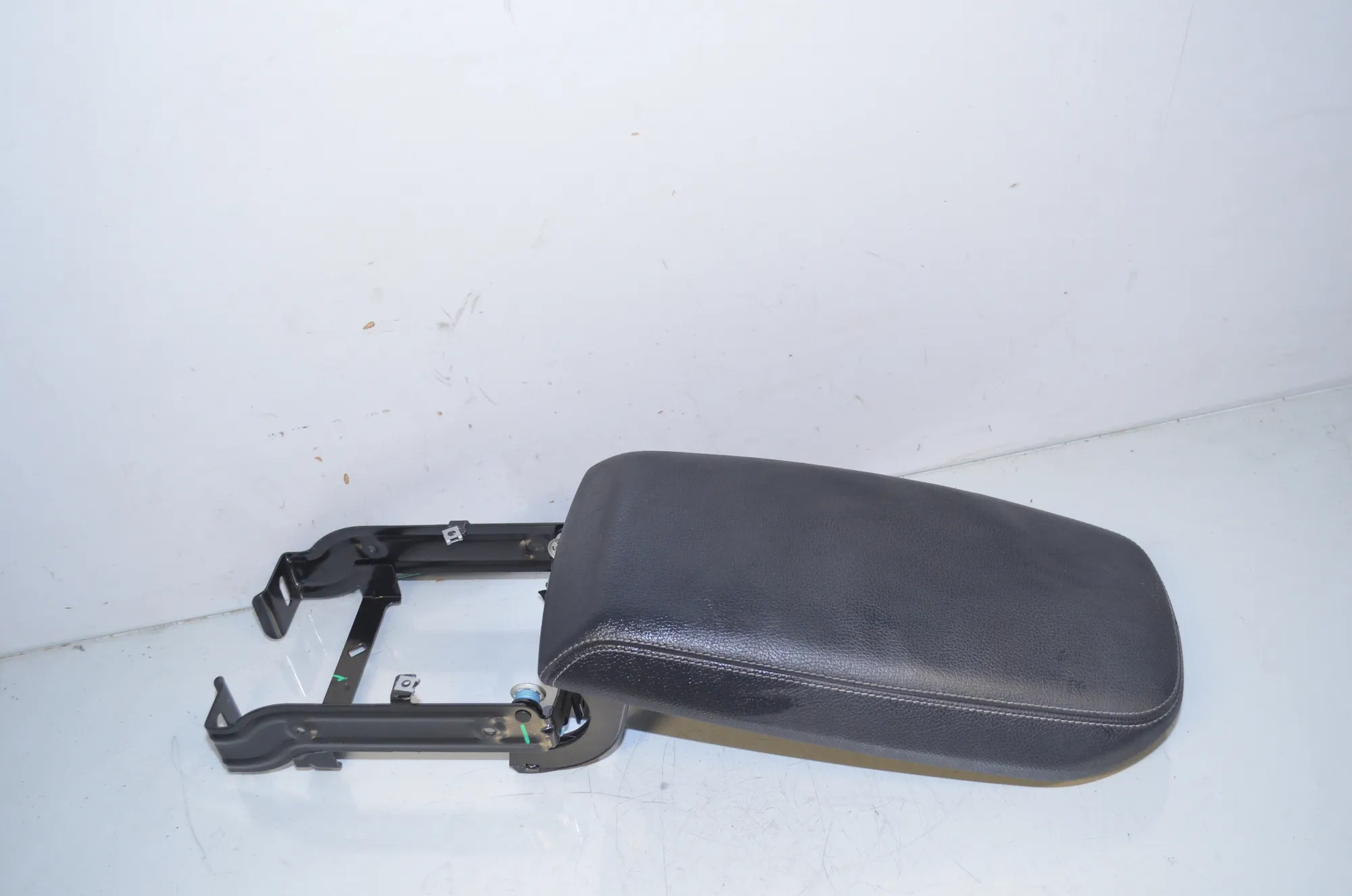 Armrest – OEM 9204246 · BMW X3 (F25) xDrive 20 d 2017