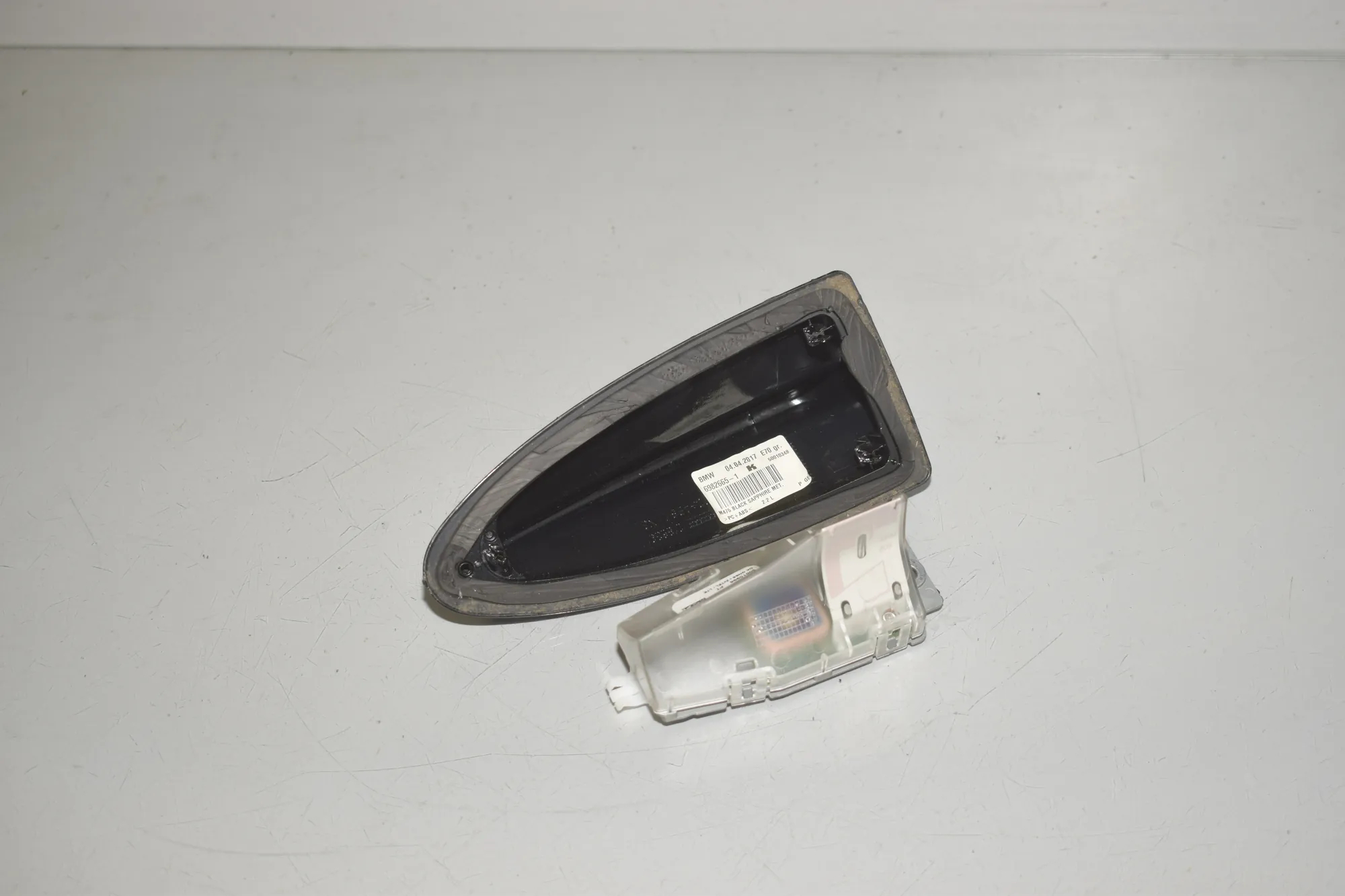 Antenna Trim – OEM 6982665 · BMW X3 (F25) xDrive 20 d 2017 – 3