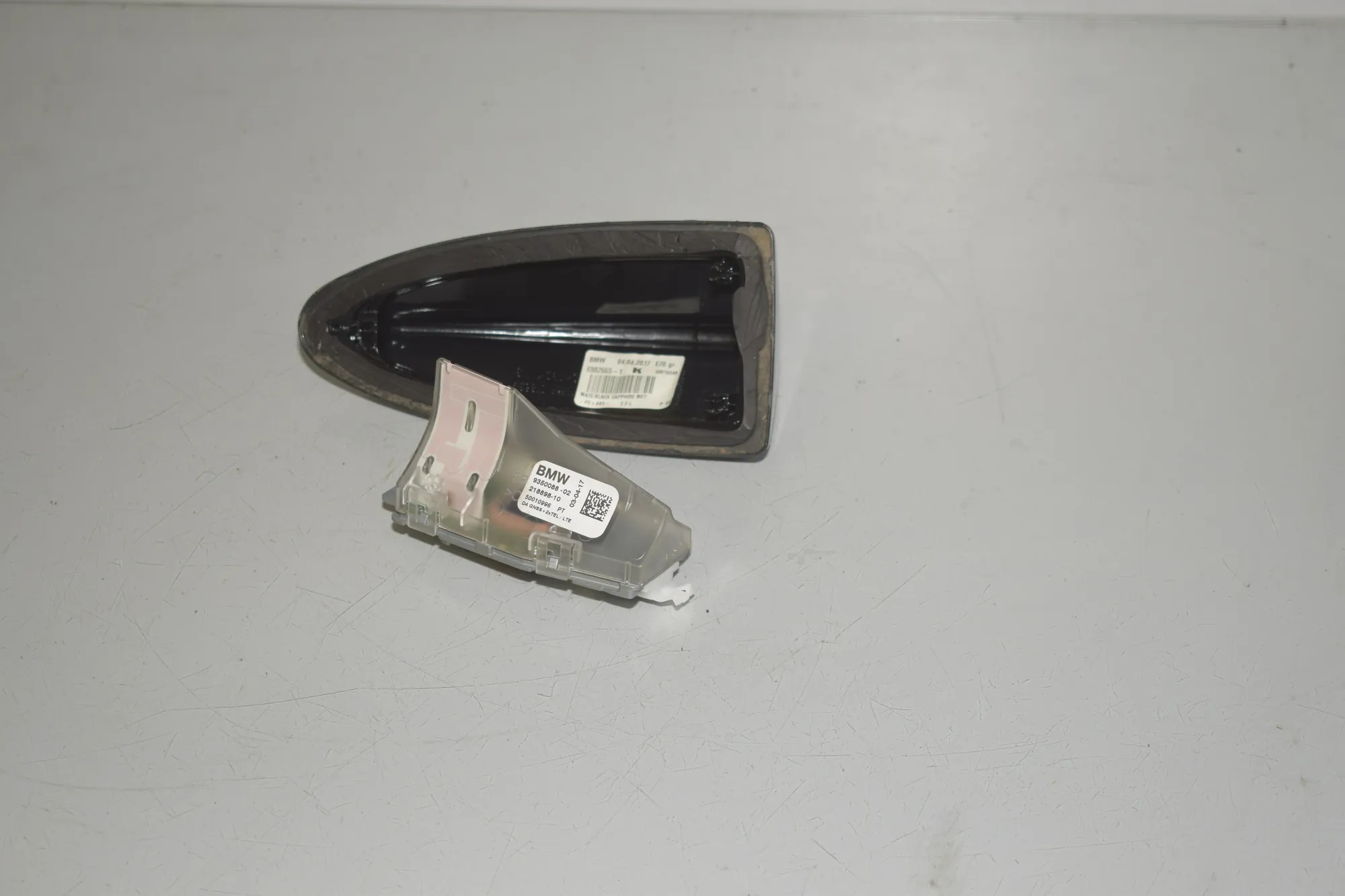 Antenna Trim – OEM 6982665 · BMW X3 (F25) xDrive 20 d 2017 – 4