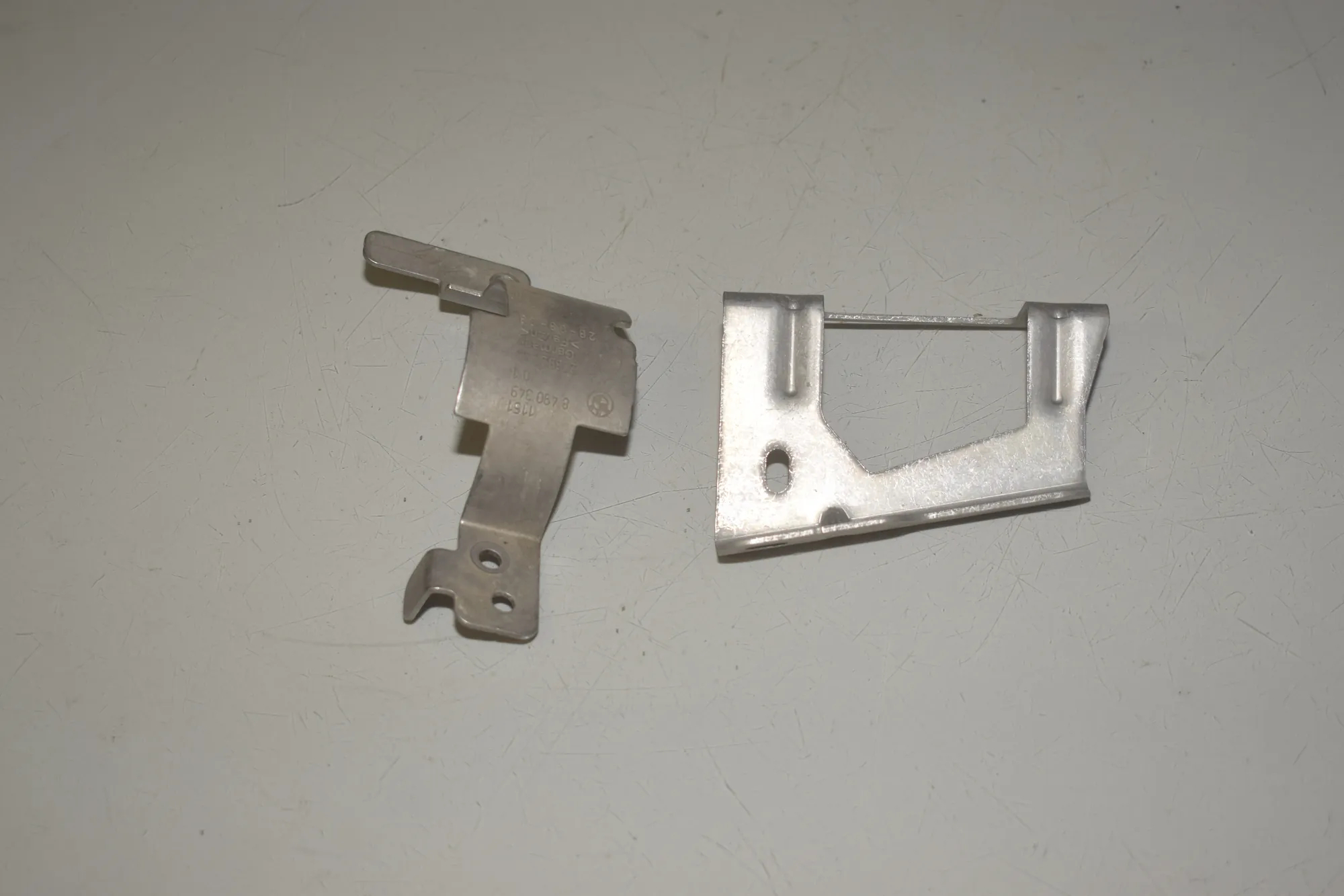 Bracket – OEM 8490349 · BMW i4 (G26) (2022 - -) eDrive35 2023 – 2