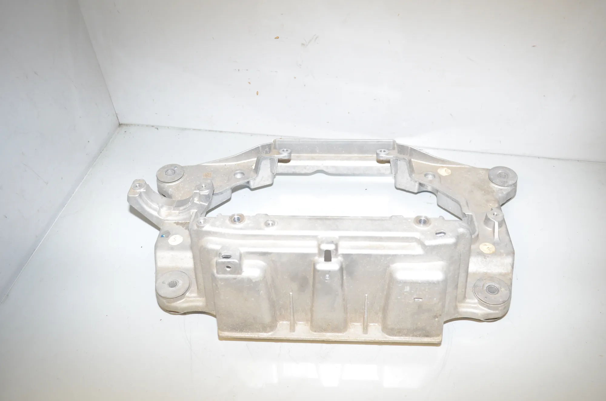Air Conditioner Compressor Bracket – OEM 5A075D6 · BMW i4 (G26) (2022 - -) eDrive35 2023 – 2