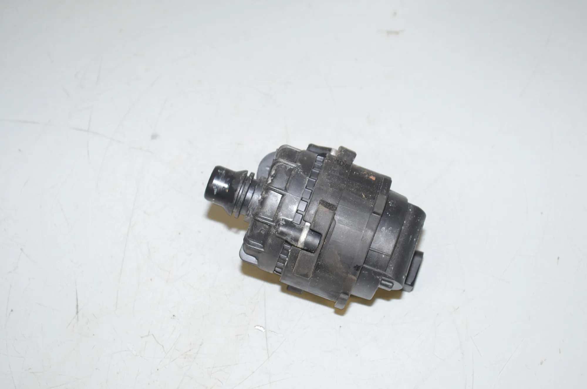 Auxiliary Water Pump – OEM 9455030 · BMW i4 (G26) (2022 - -) eDrive35 2023 – 2