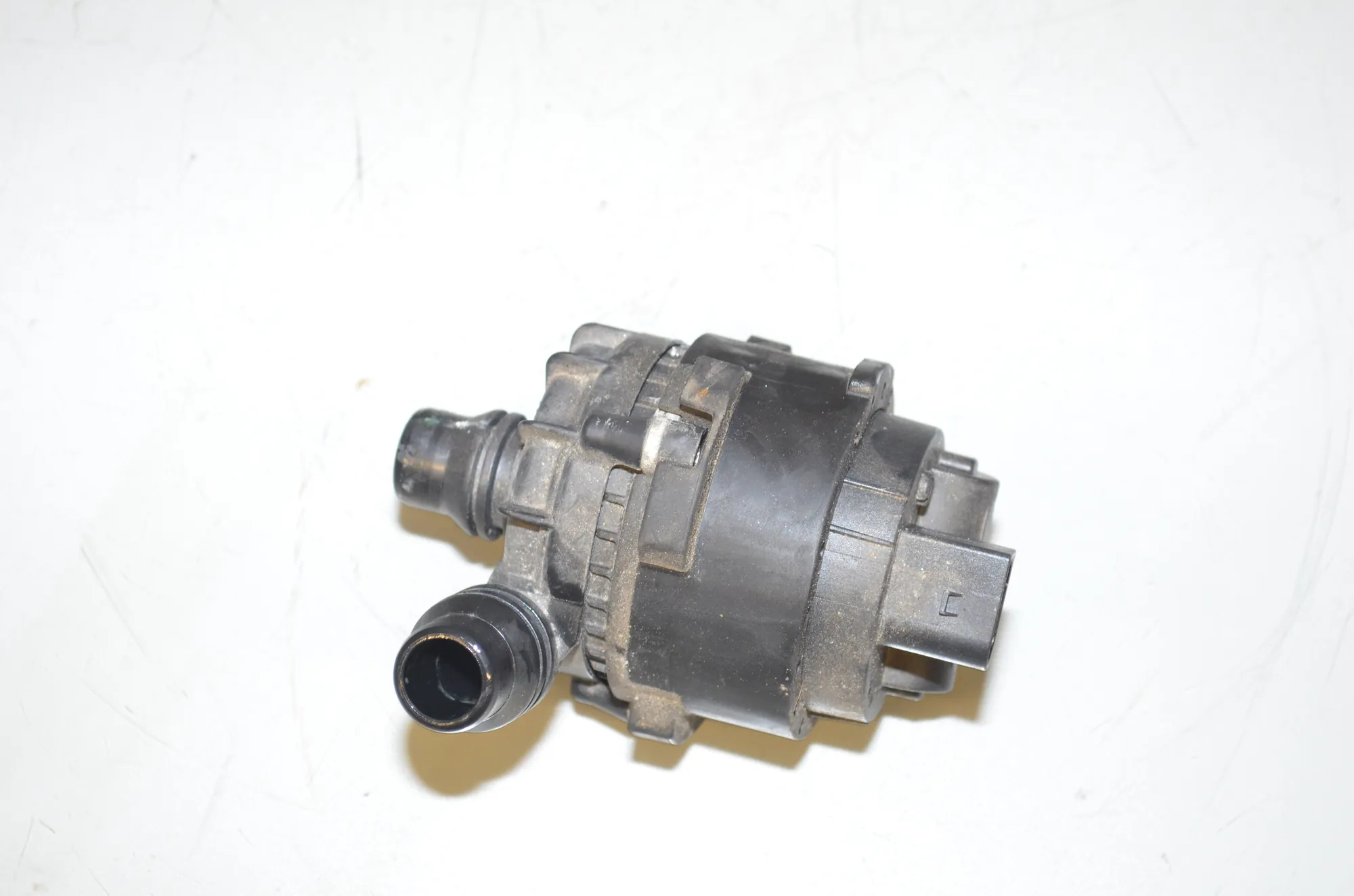 Auxiliary Water Pump – OEM 9455030 · BMW i4 (G26) (2022 - -) eDrive35 2023 – 3