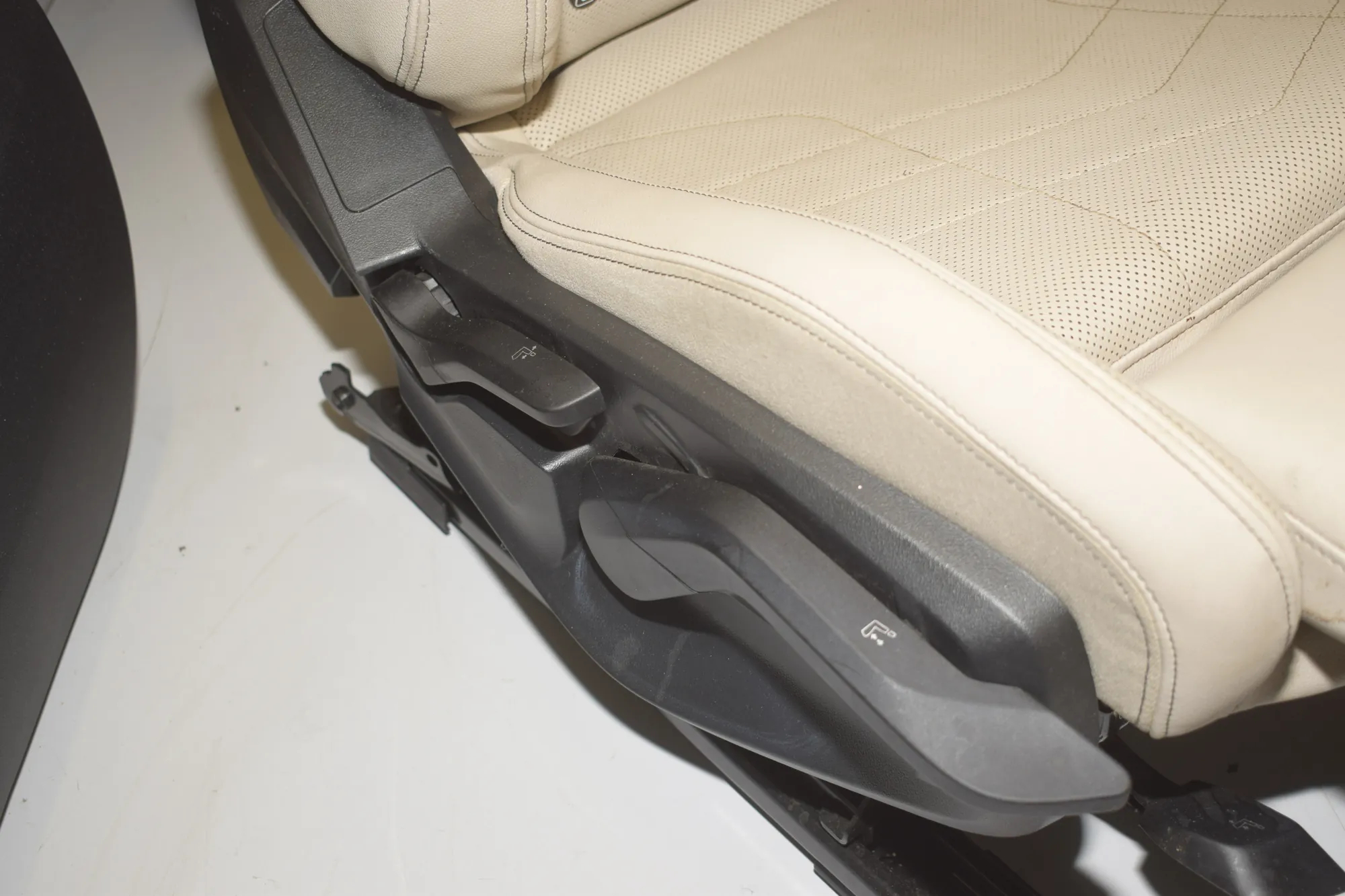 Seat set – OEM 0000000 · BMW 2 Active Tourer (U06) (2021 - -) 218d 2022 – 8