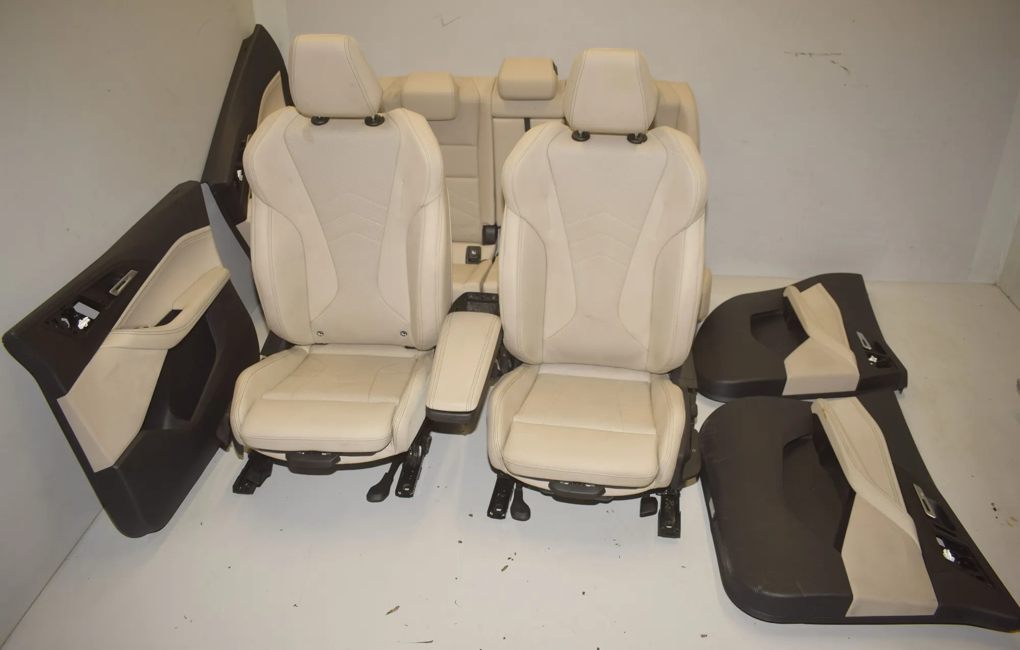 Seat set – OEM 0000000 · BMW 2 Active Tourer (U06) (2021 - -) 218d 2022