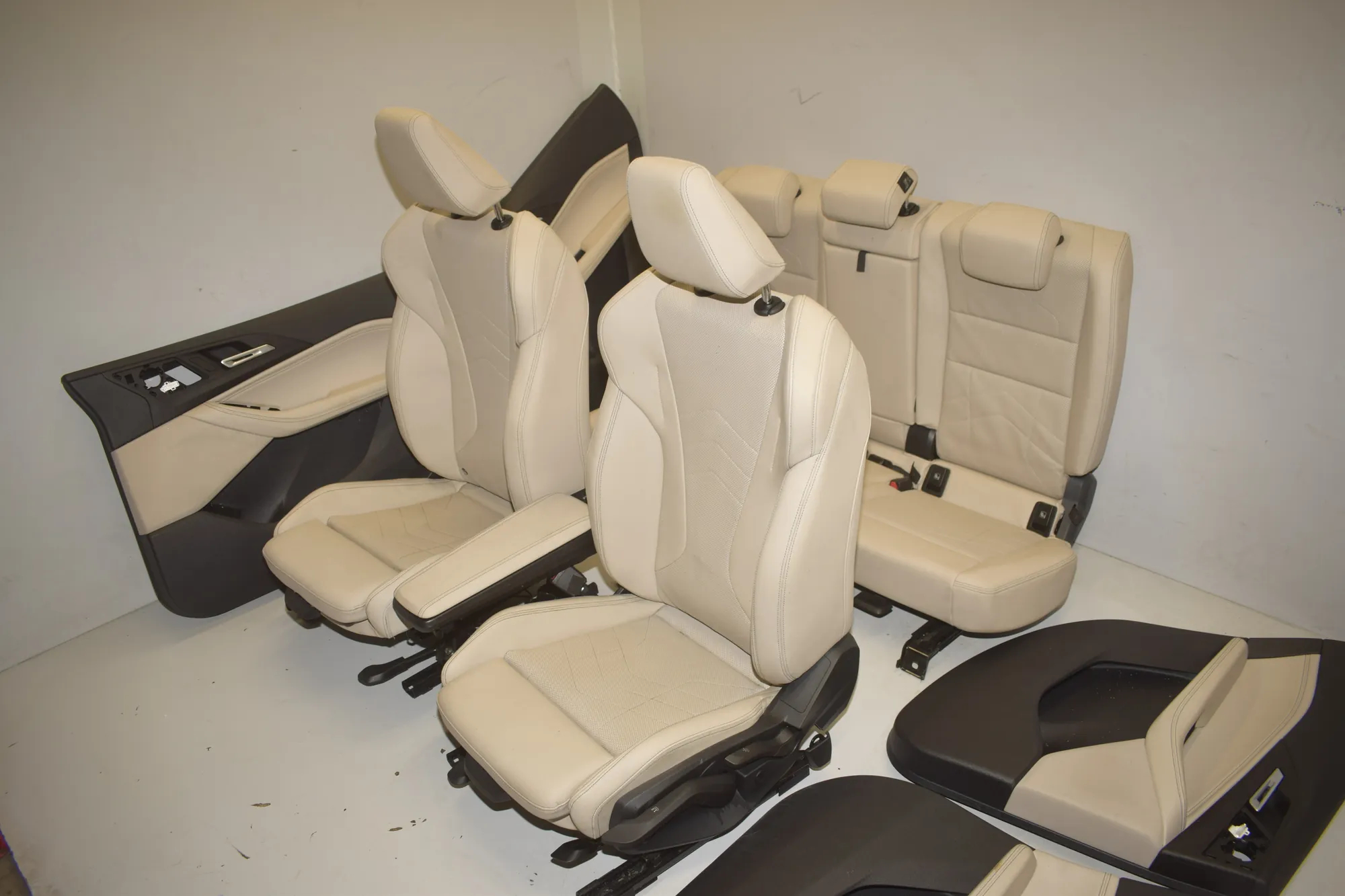 Seat set – OEM 0000000 · BMW 2 Active Tourer (U06) (2021 - -) 218d 2022 – 13