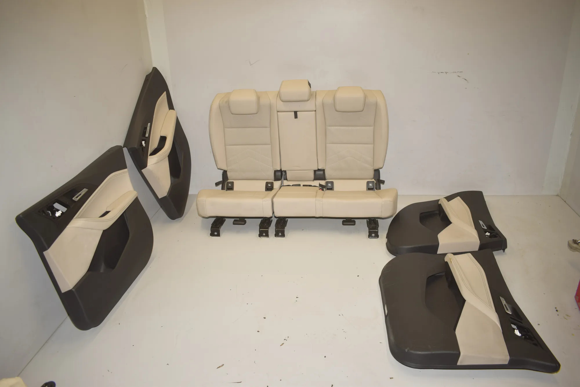 Seat set – OEM 0000000 · BMW 2 Active Tourer (U06) (2021 - -) 218d 2022 – 14