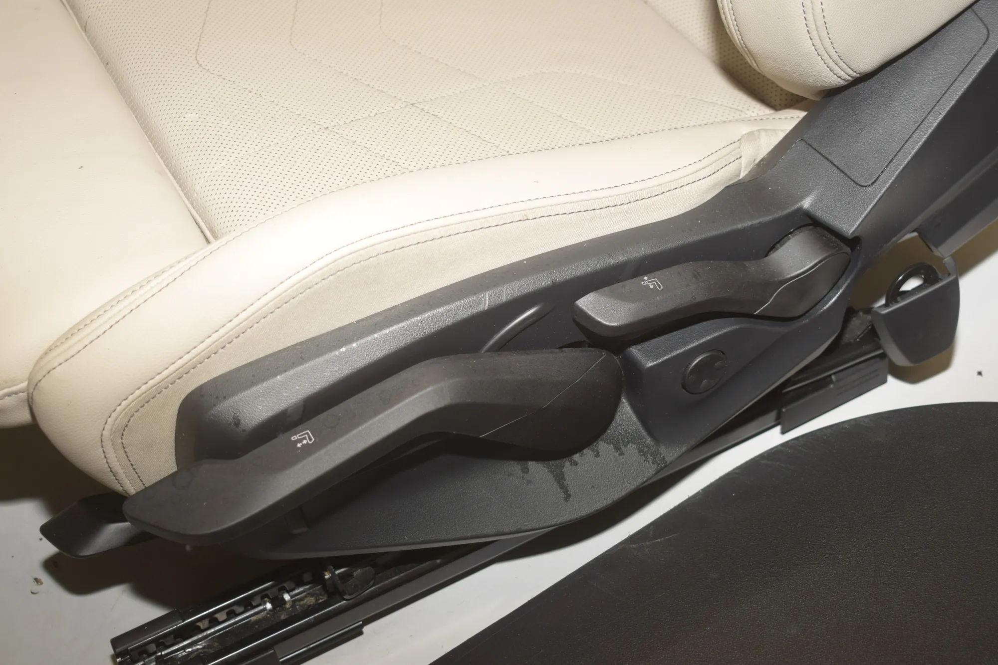Seat set – OEM 0000000 · BMW 2 Active Tourer (U06) (2021 - -) 218d 2022 – 6