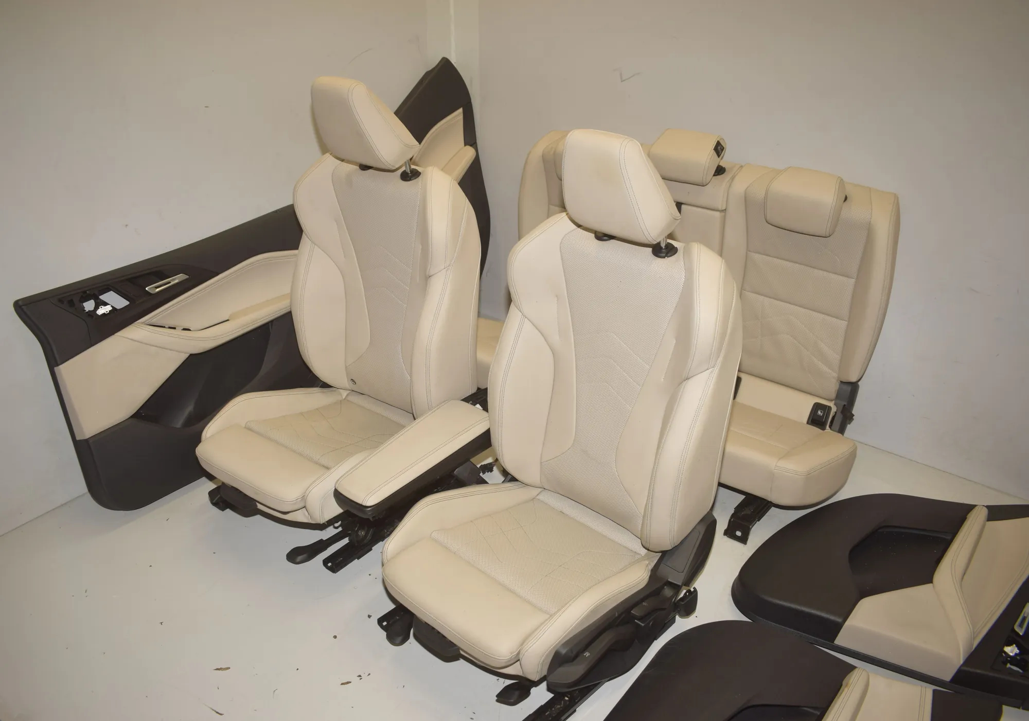 Seat set – OEM 0000000 · BMW 2 Active Tourer (U06) (2021 - -) 218d 2022 – 3