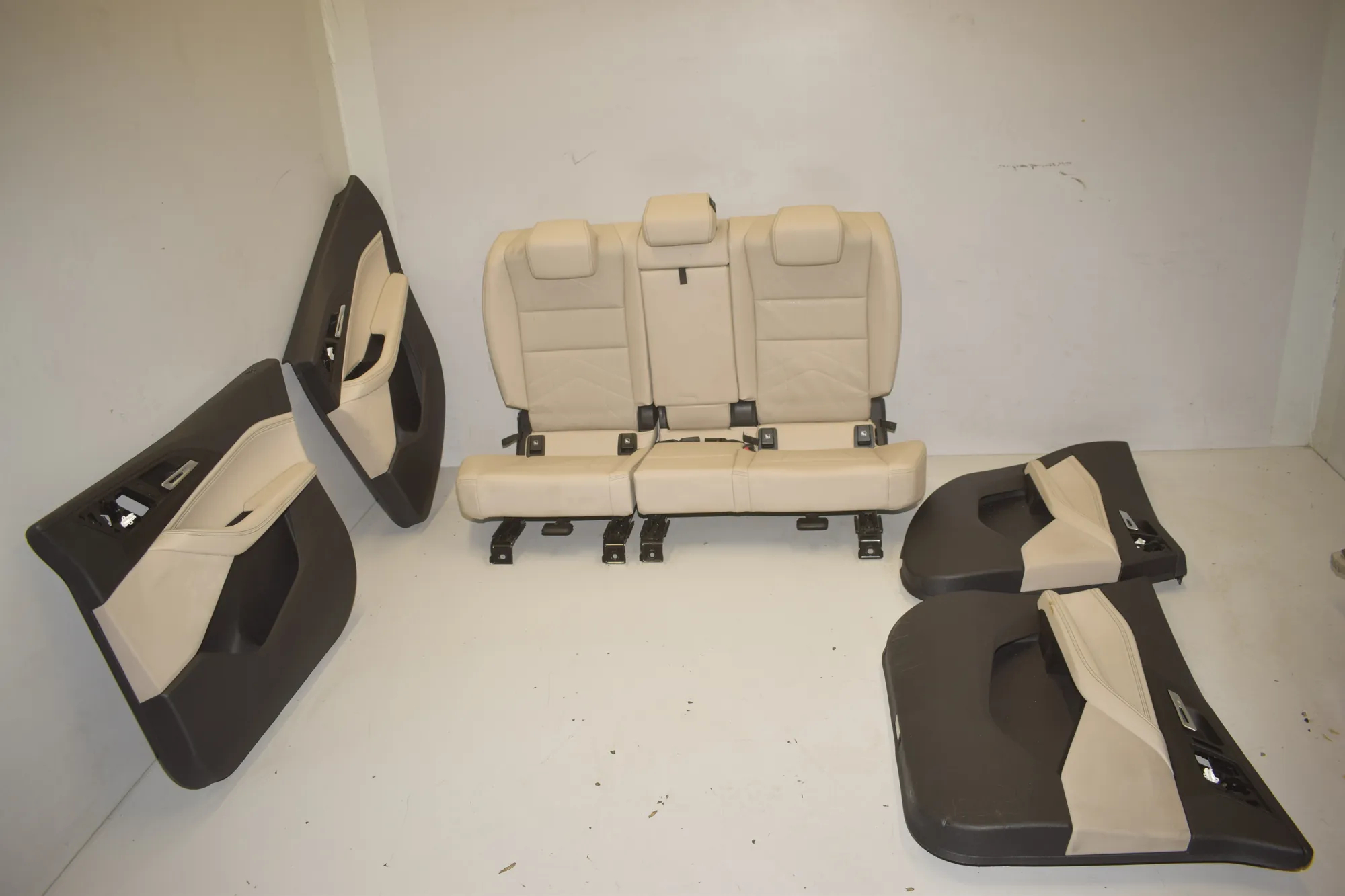 Seat set – OEM 0000000 · BMW 2 Active Tourer (U06) (2021 - -) 218d 2022 – 15