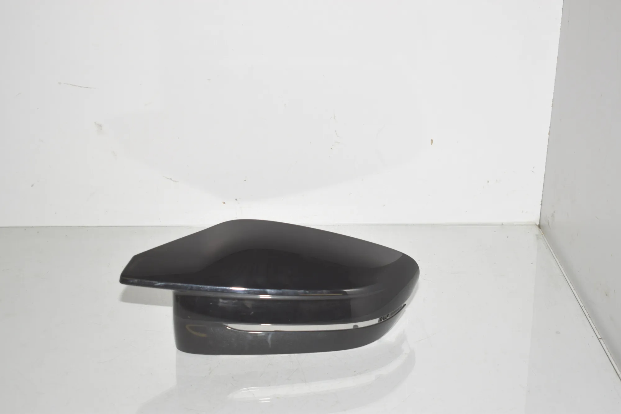 Front Left Mirror Trim – OEM 8085551 · BMW i4 (G26) BMW i4 (G26) eDrive35 2023 – 2