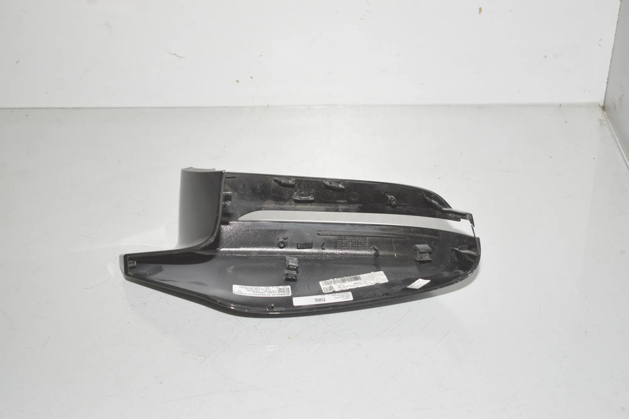Front Left Mirror Trim – OEM 8085551 · BMW i4 (G26) BMW i4 (G26) eDrive35 2023 – 5