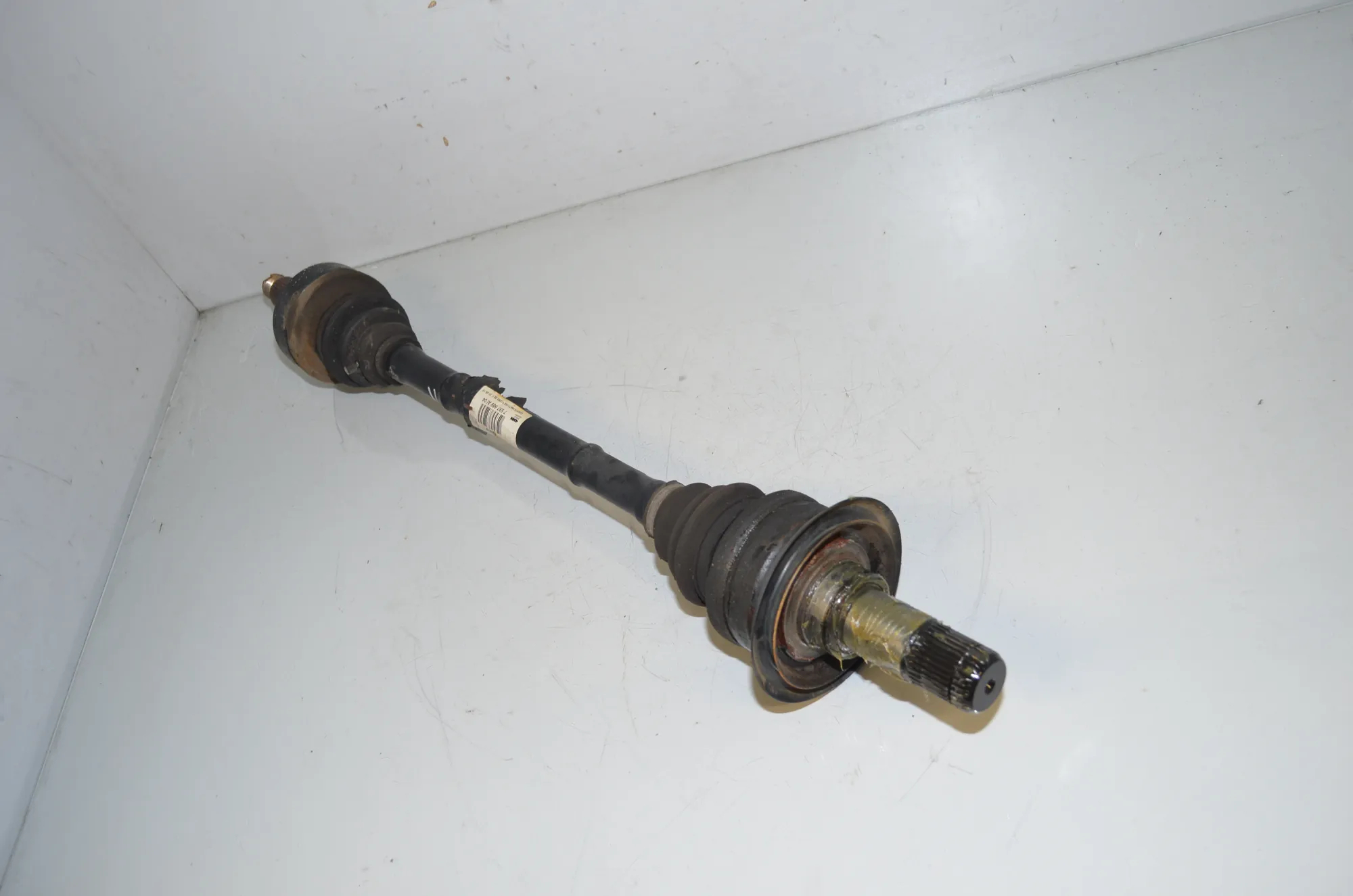 Rear Left Driveshaft – OEM 7597689 · BMW 3 Touring (F31) 330 d 2013 – 2