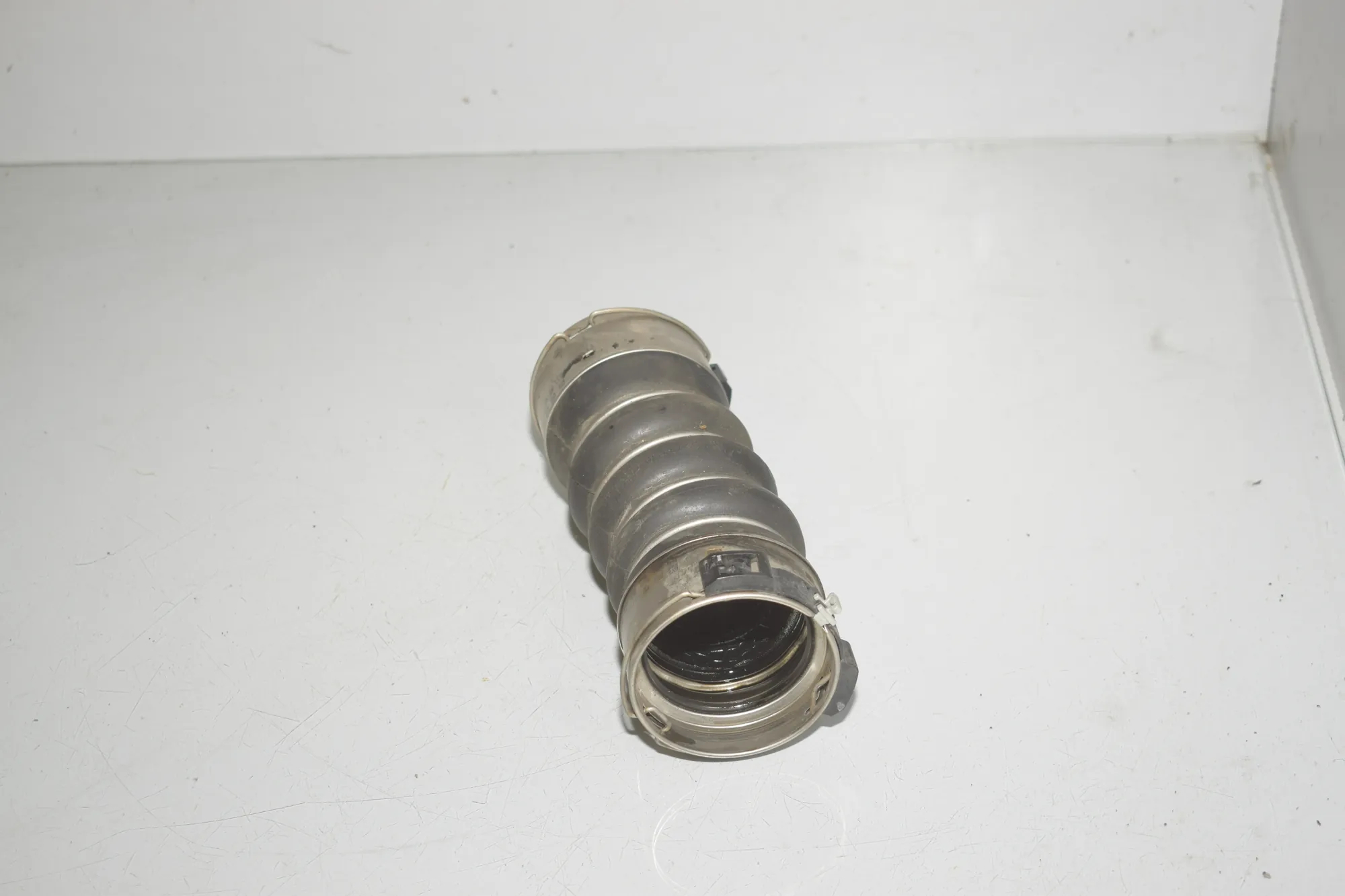 Intercooler Hose Pipe – OEM 8513451 · BMW 5 Touring (F11) 530 d xDrive 2011 – 2