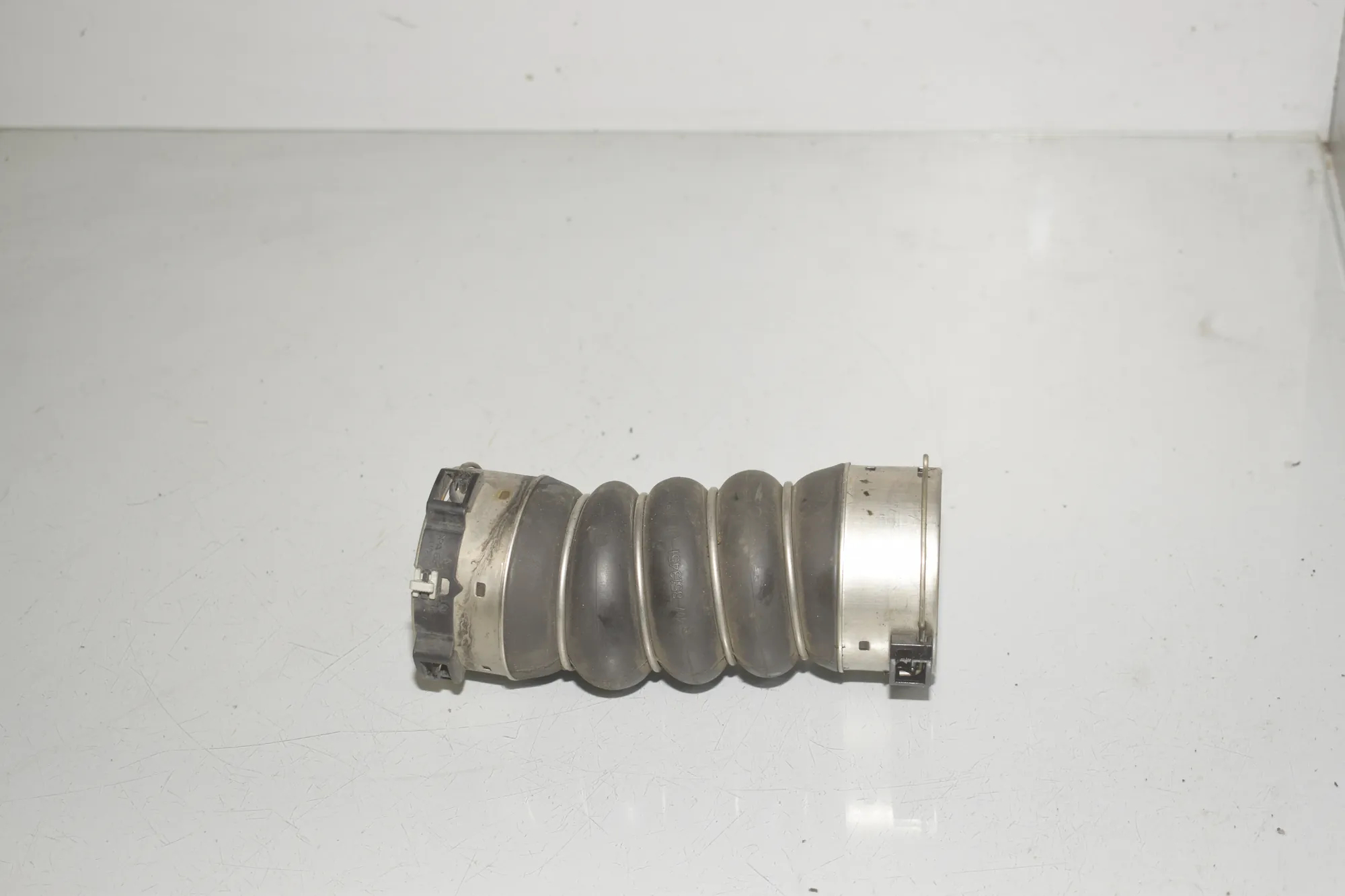 Intercooler Hose Pipe – OEM 8513451 · BMW 5 Touring (F11) 530 d xDrive 2011 – 3