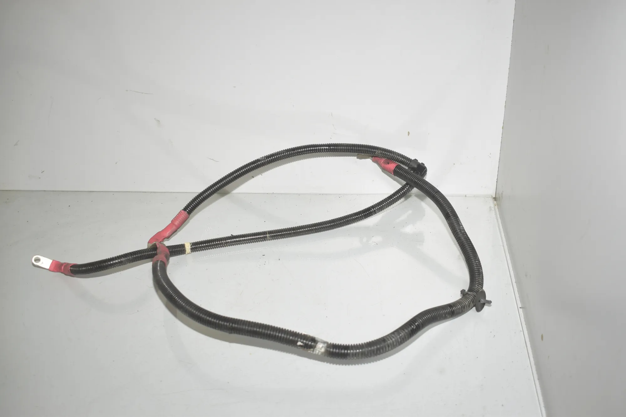 Positive Battery Cable – OEM 8515494 · BMW 5 Touring (F11) 530 d xDrive 2011 – 3