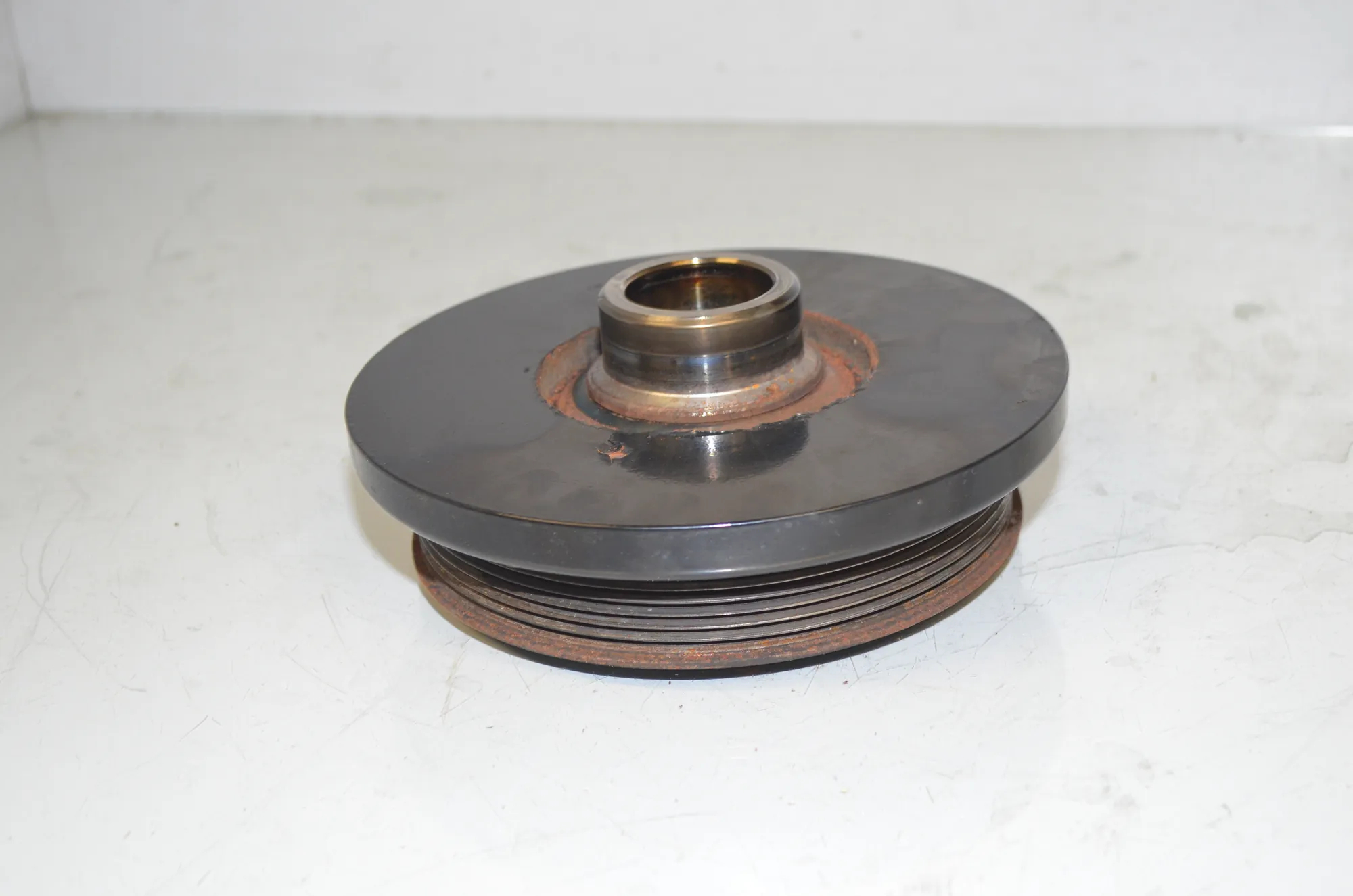 Crankshaft Pulley – OEM 8511321 · BMW 5 Touring (F11) 530 d xDrive 2011 – 4