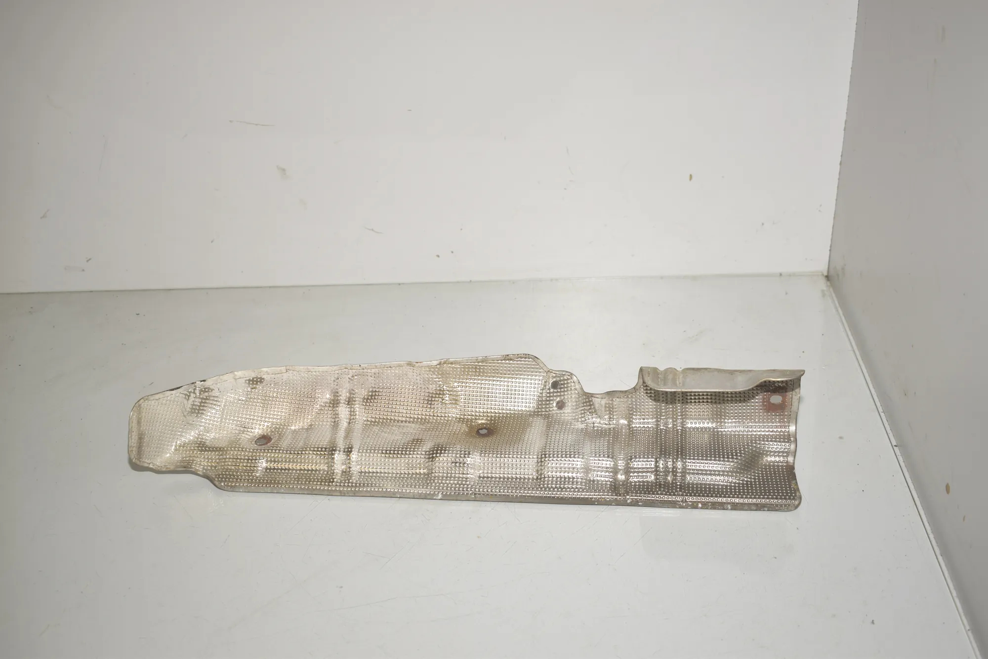 Heat Protection – OEM 8511809 · BMW 5 Touring (F11) 530 d xDrive 2011 – 3