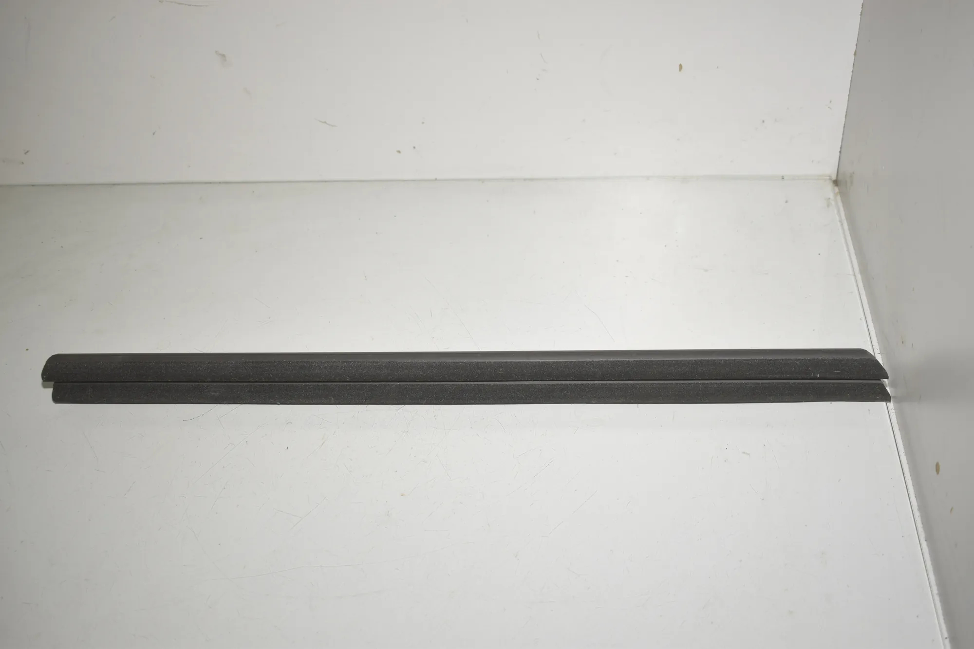 Rear Right Door Window Strip – OEM 8496346 · BMW 2 Active Tourer (U06) (2021 - -) 218d 2022 – 2