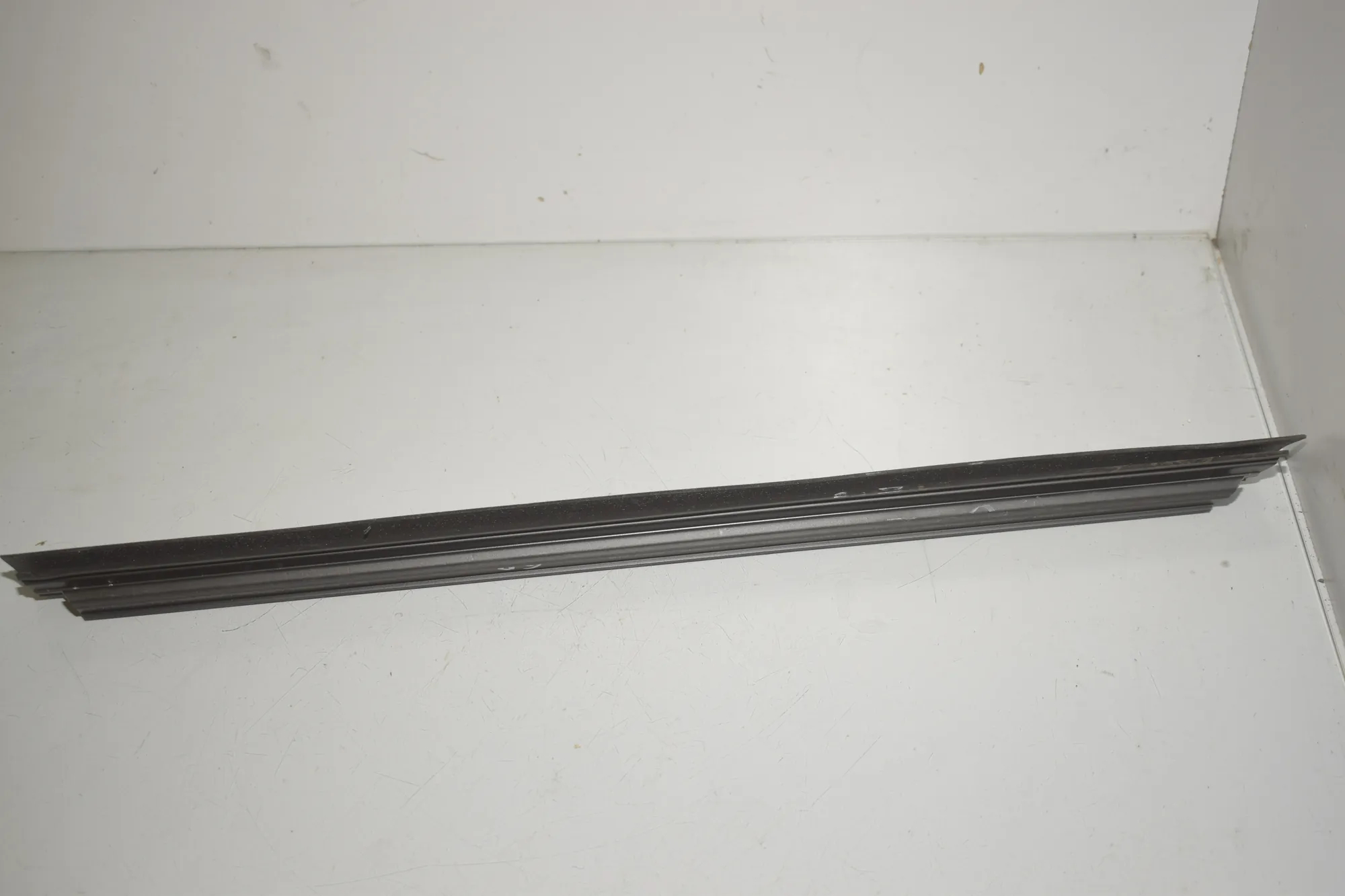 Rear Right Door Window Strip – OEM 8496346 · BMW 2 Active Tourer (U06) (2021 - -) 218d 2022