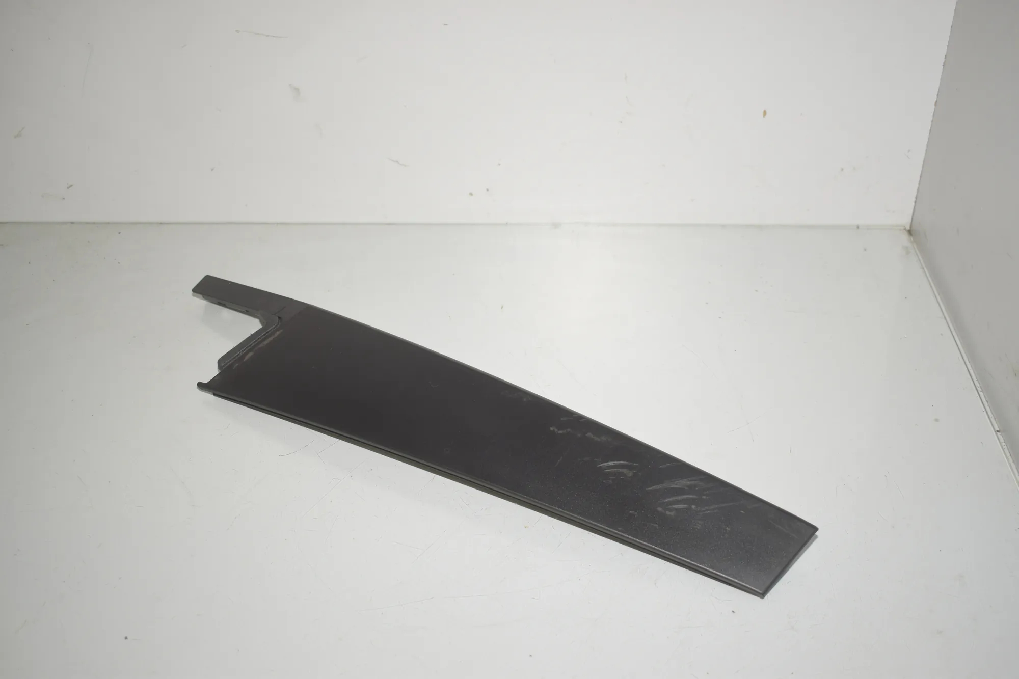 Rear Right Door Vertical Trim – OEM 8496324 · BMW 2 Active Tourer (U06) (2021 - -) 218d 2022 – 2