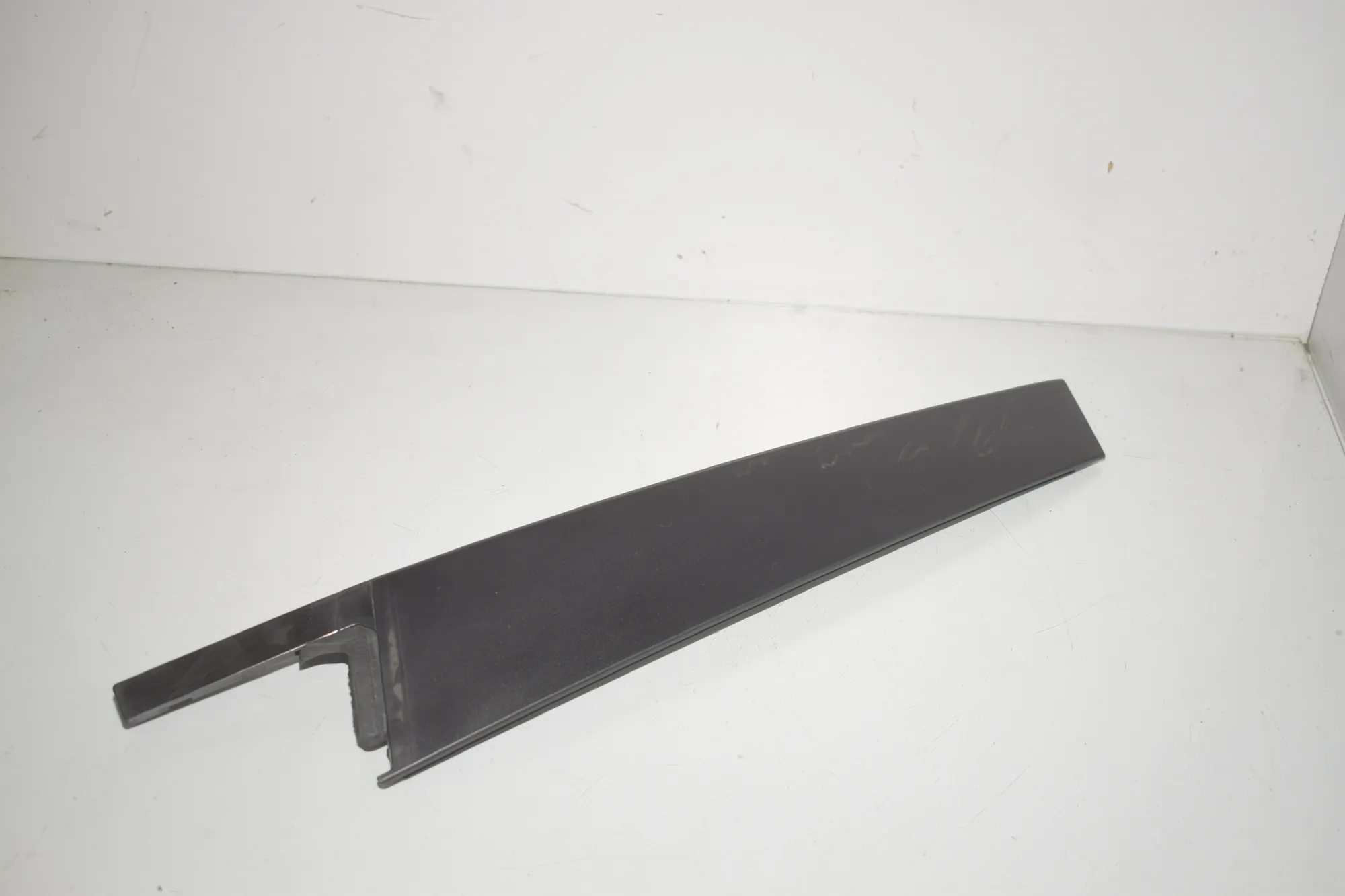 Rear Right Door Vertical Trim – OEM 8496324 · BMW 2 Active Tourer (U06) (2021 - -) 218d 2022
