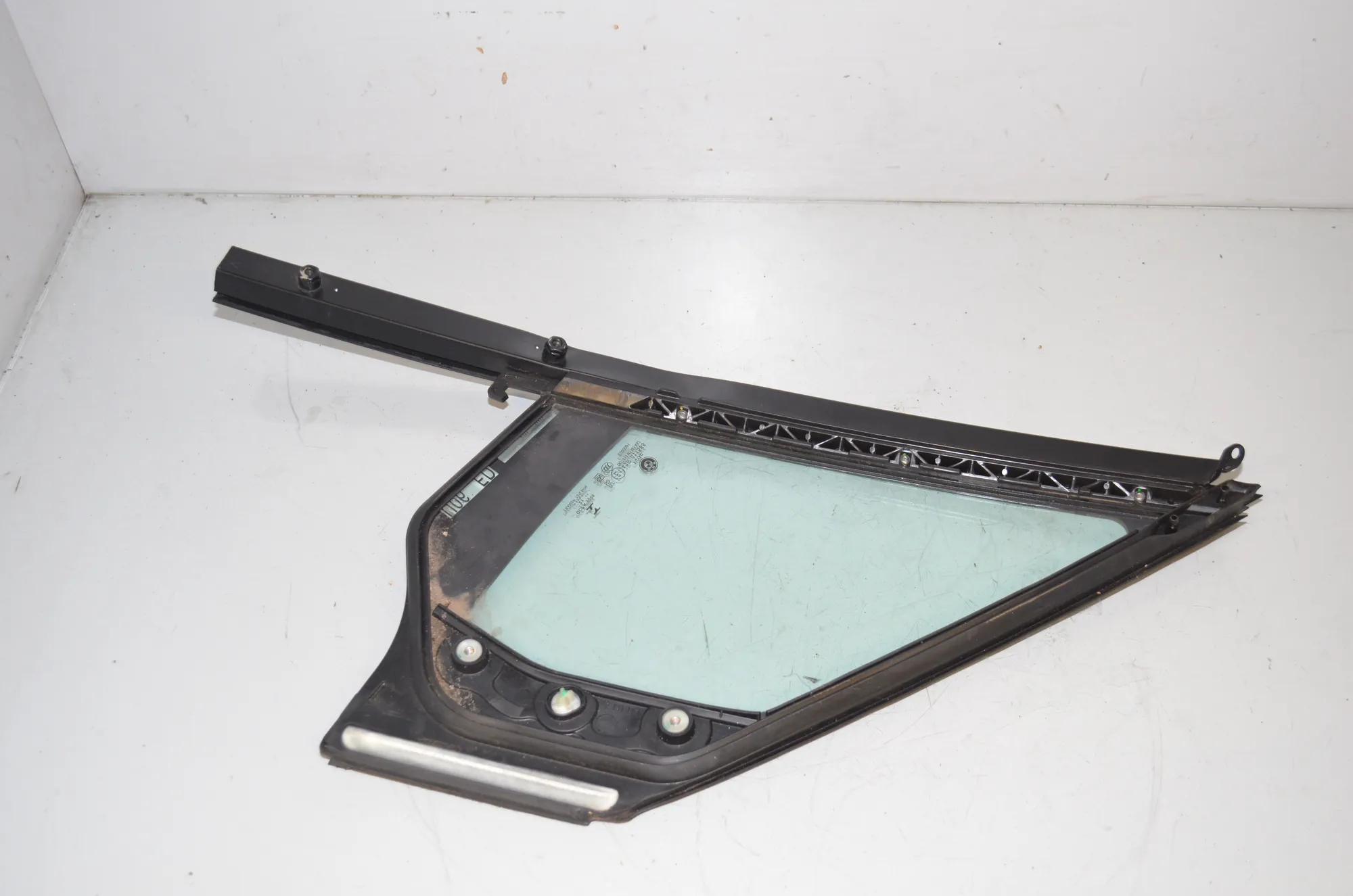 Front Left Door Quarter Window – OEM 8496283 · BMW 2 Active Tourer (U06) (2021 - -) 218d 2022 – 4