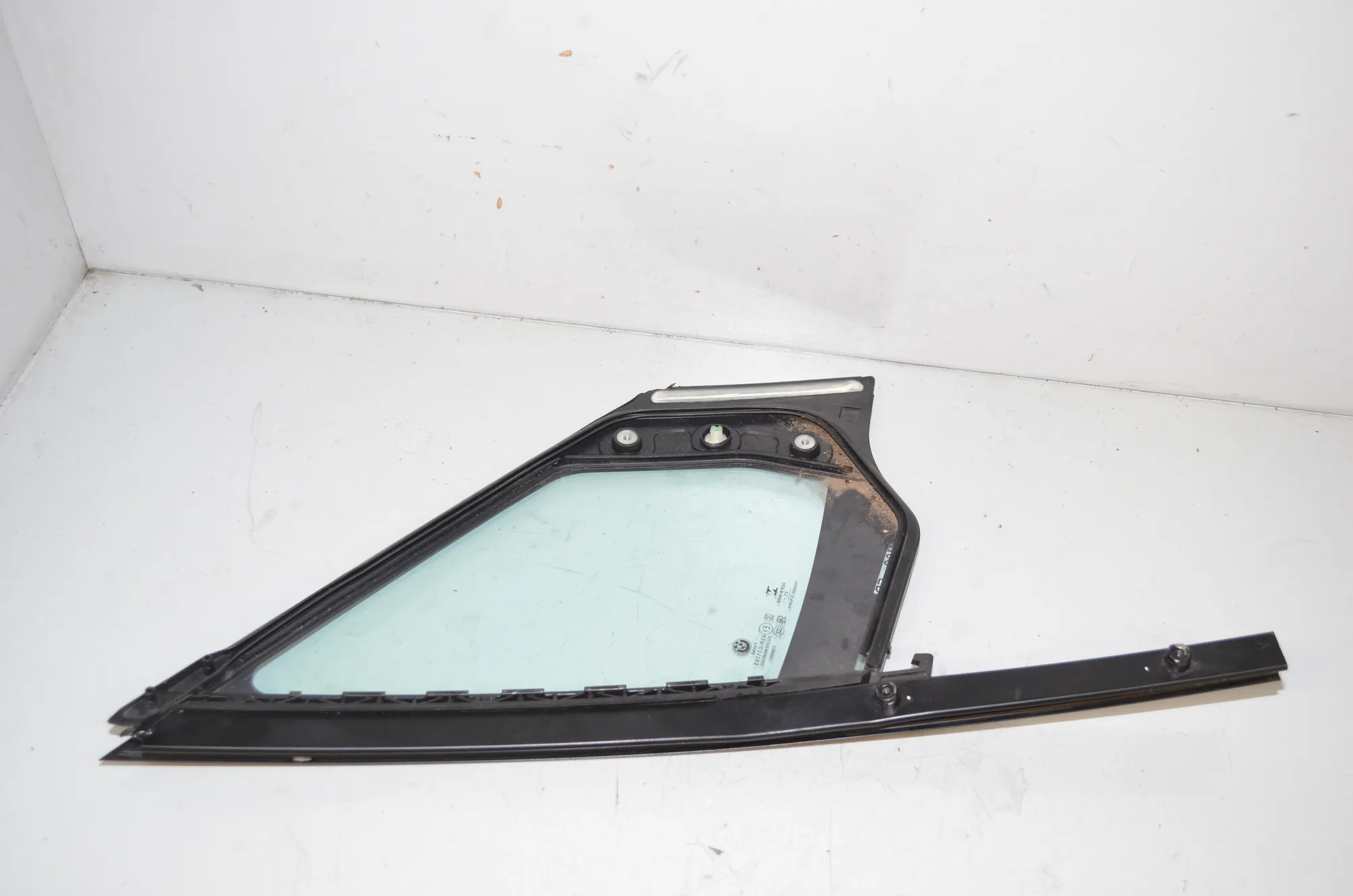 Front Left Door Quarter Window – OEM 8496283 · BMW 2 Active Tourer (U06) (2021 - -) 218d 2022 – 3