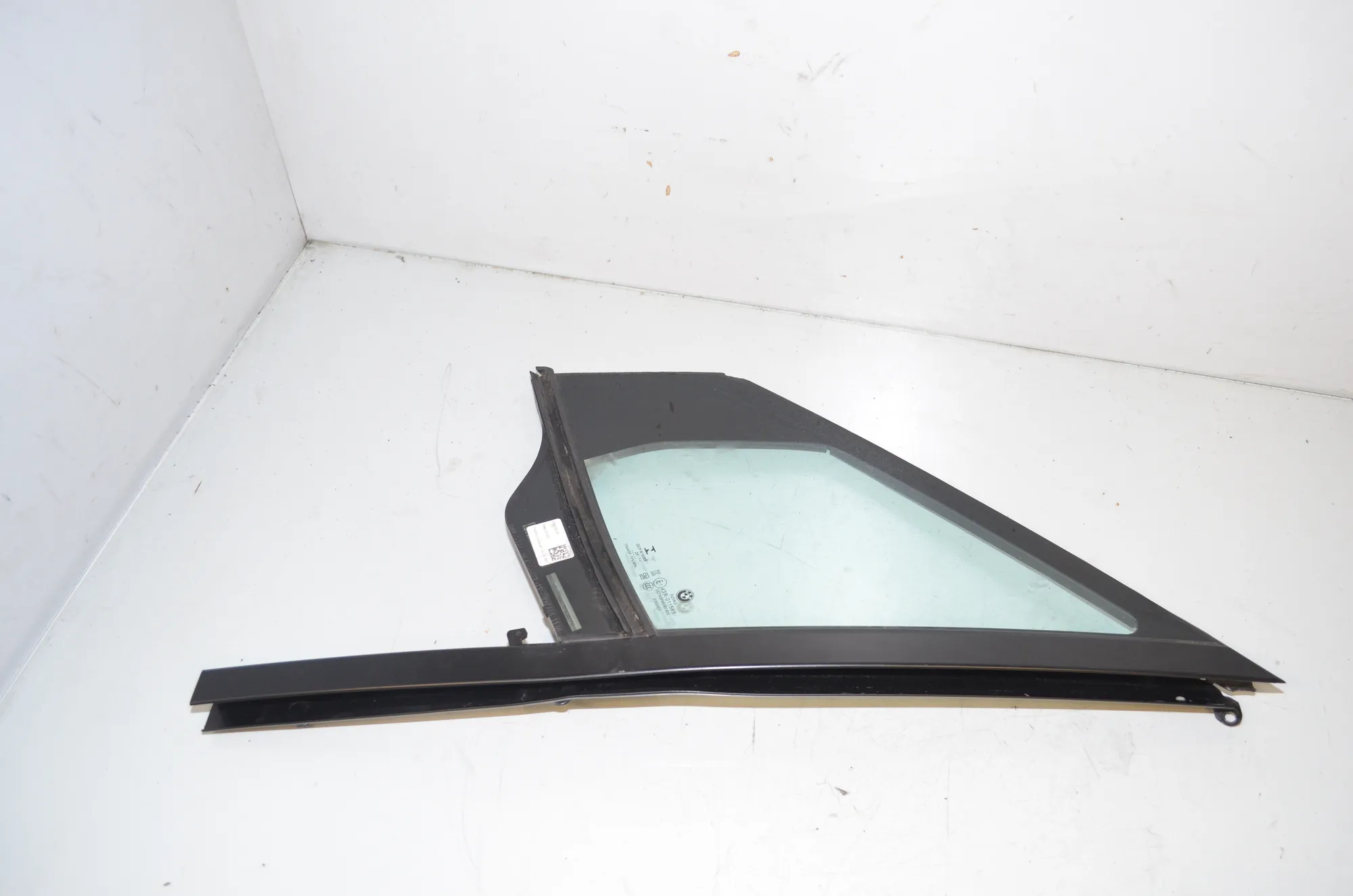 Front Left Door Quarter Window – OEM 8496283 · BMW 2 Active Tourer (U06) (2021 - -) 218d 2022