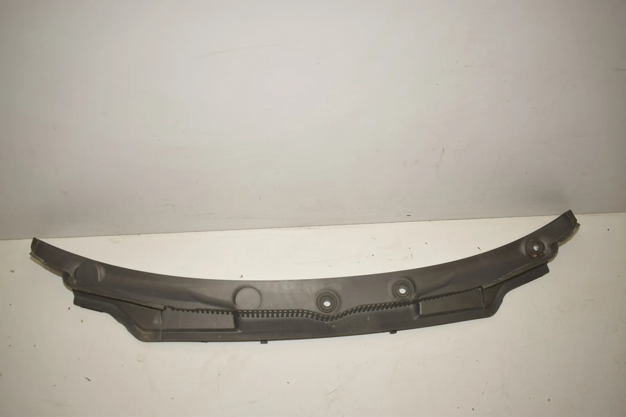 Front Wiper Cowl Trim – OEM 7301016 · BMW 2 Active Tourer (F45) 216 d 2014