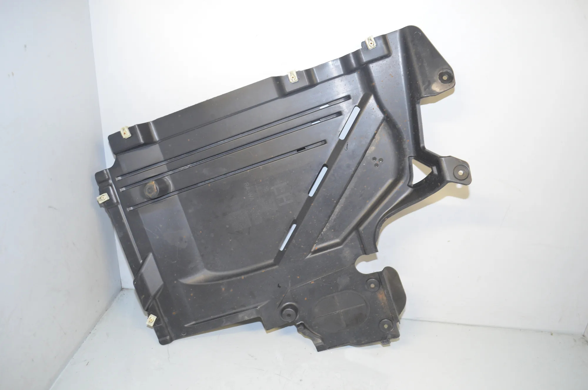Rear Left Underbody Cover – OEM 7290811 · BMW 2 Active Tourer (F45) 216 d 2014 – 2