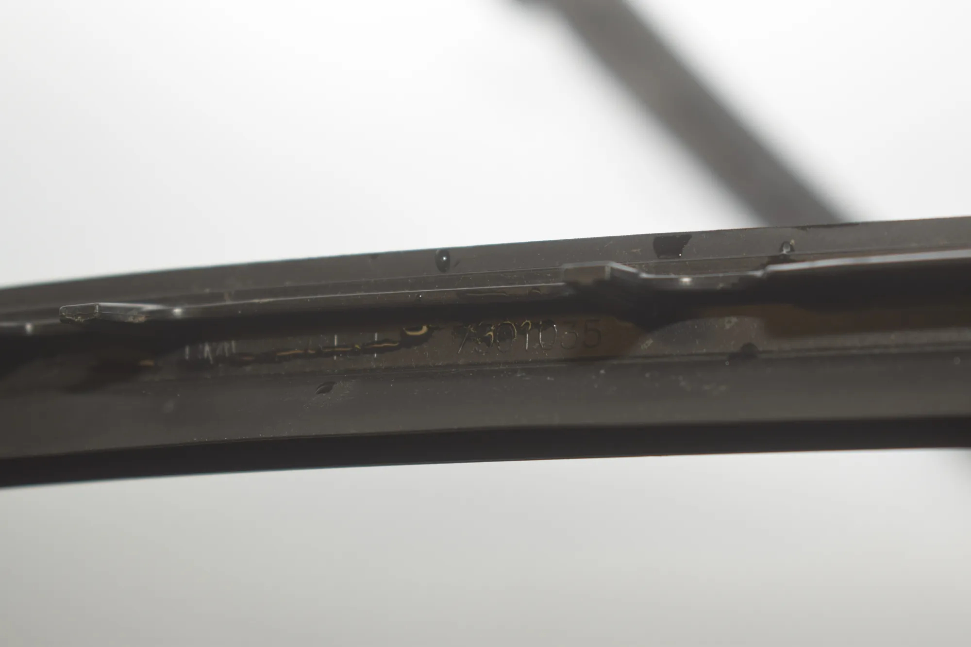 Front Windshield Trim – OEM 7301035 · BMW 2 Active Tourer (F45) 216 d 2014 – 5