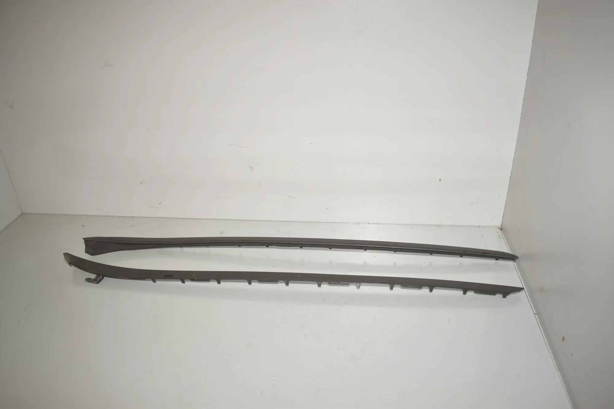 Front Windshield Trim – OEM 7301035 · BMW 2 Active Tourer (F45) 216 d 2014