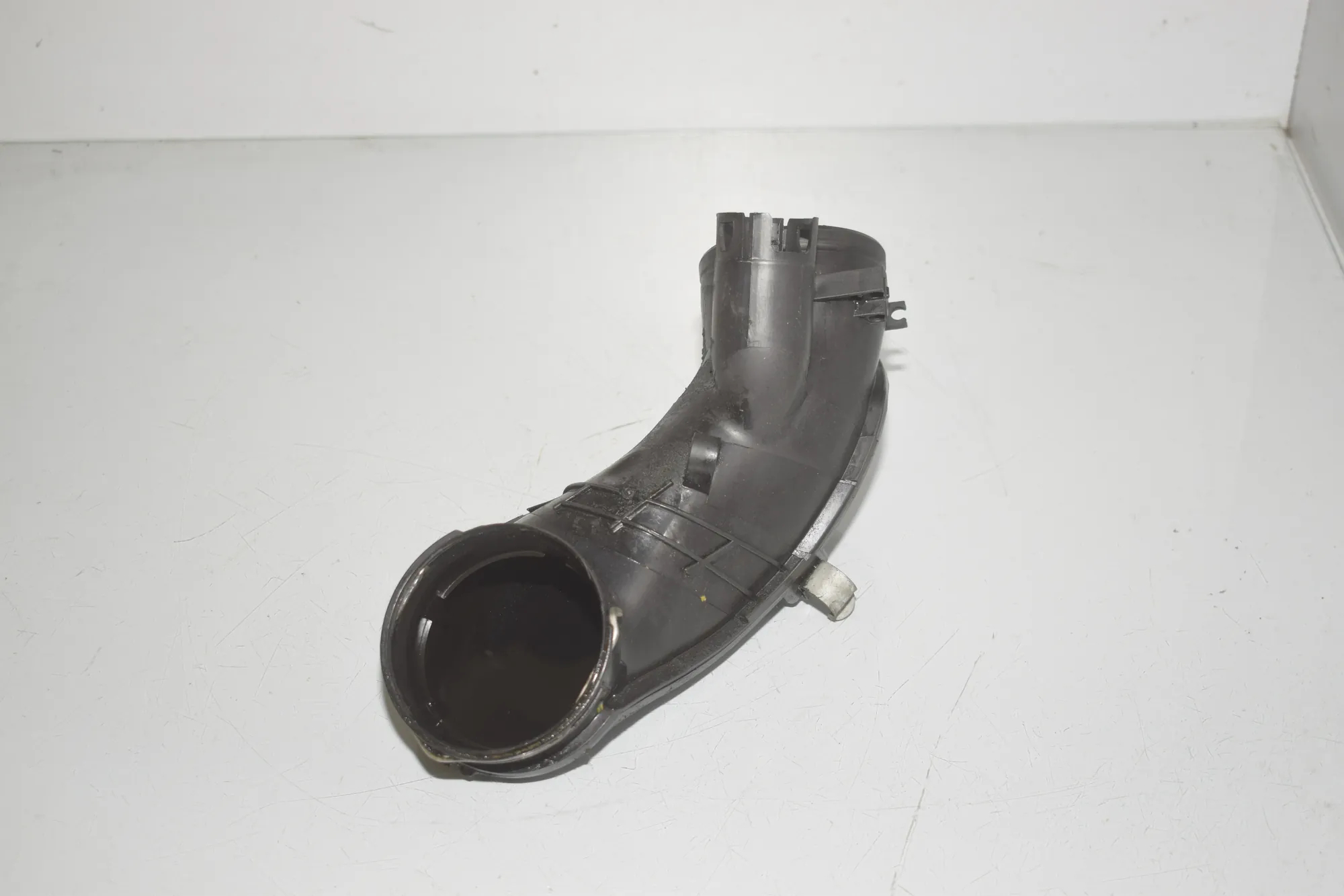 Air Intake Tube – OEM 8507369 · BMW 3 Touring (F31) 330 d 2013