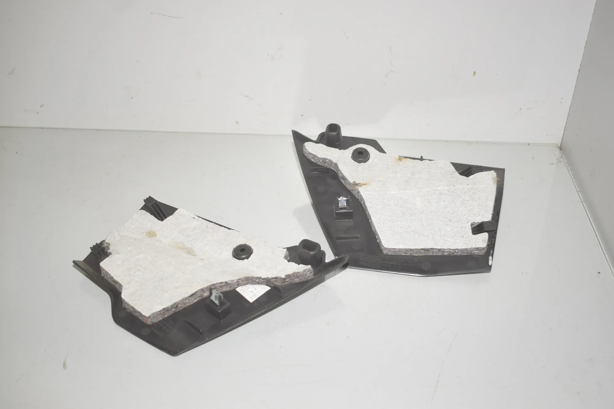 Center Console Trim – OEM 9263362 · BMW 2 Active Tourer (F45) 218 i 2016 – 4