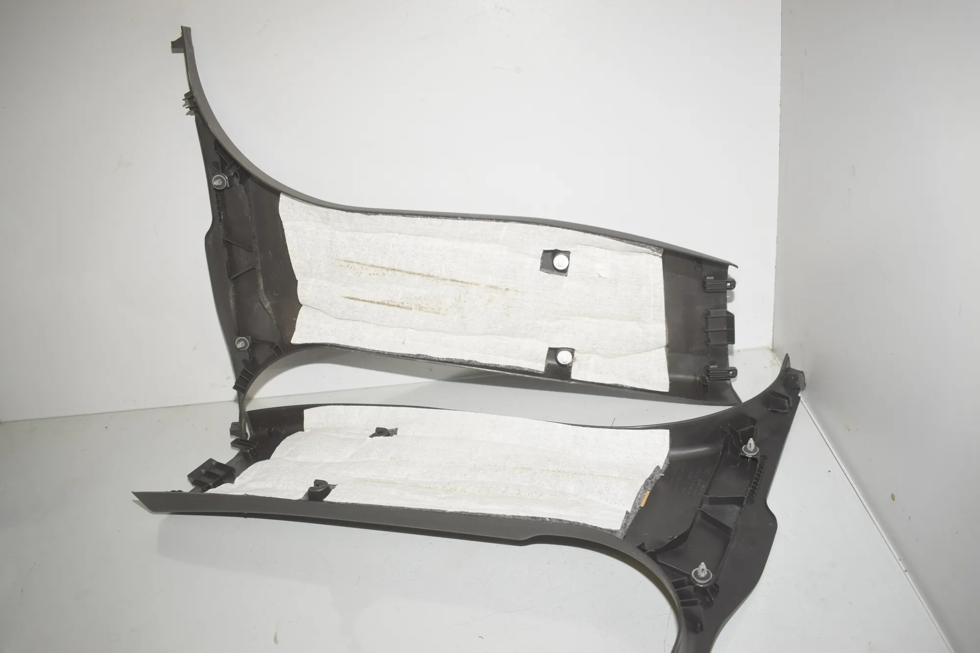 Right Side B Pillar Trim – OEM 7302434 · BMW 2 Active Tourer (F45) 218 i 2016 – 3