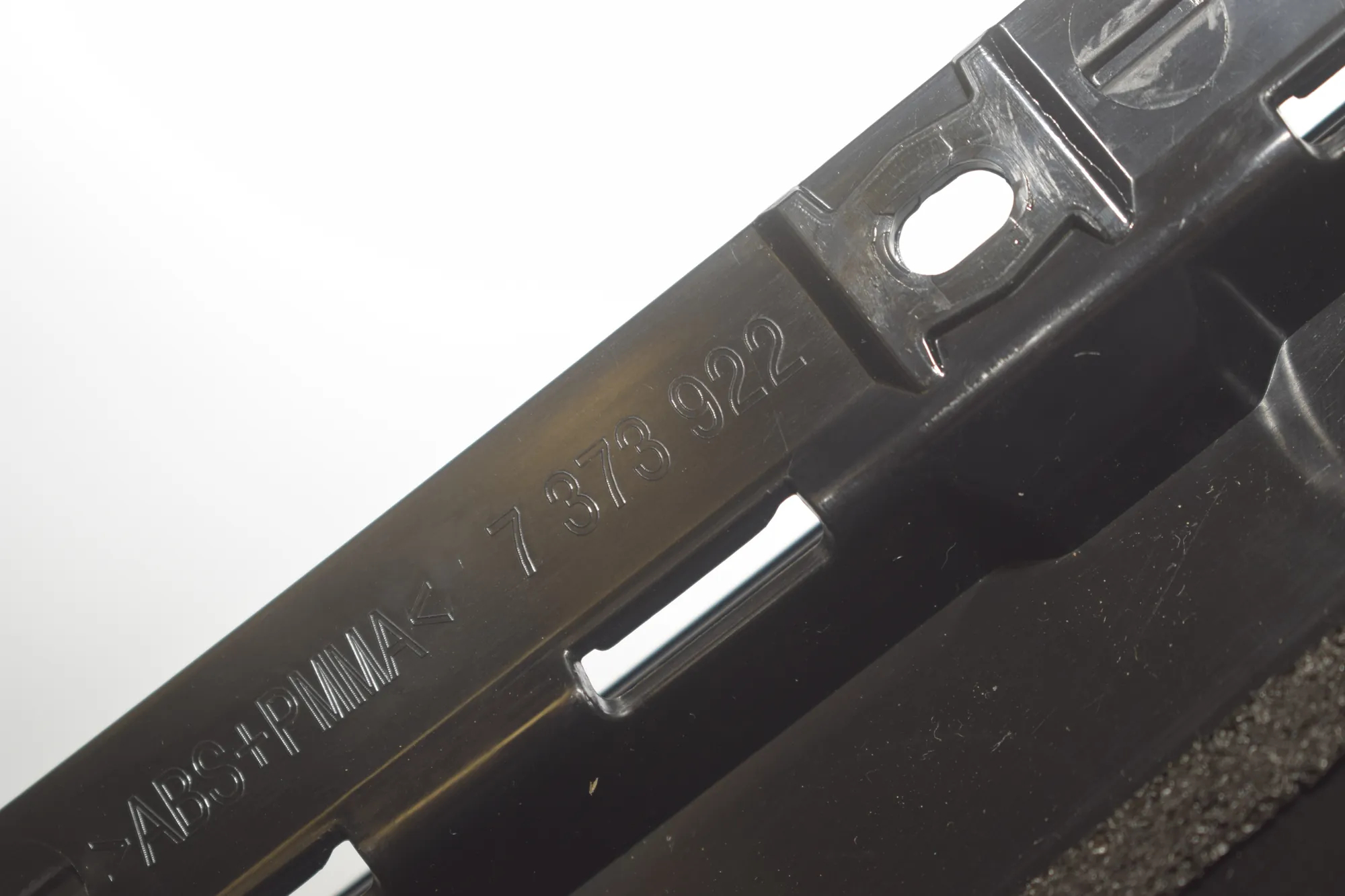 Front Left Door Vertical Trim – OEM 7373921 · BMW 2 Active Tourer (F45) 218 i 2016 – 5