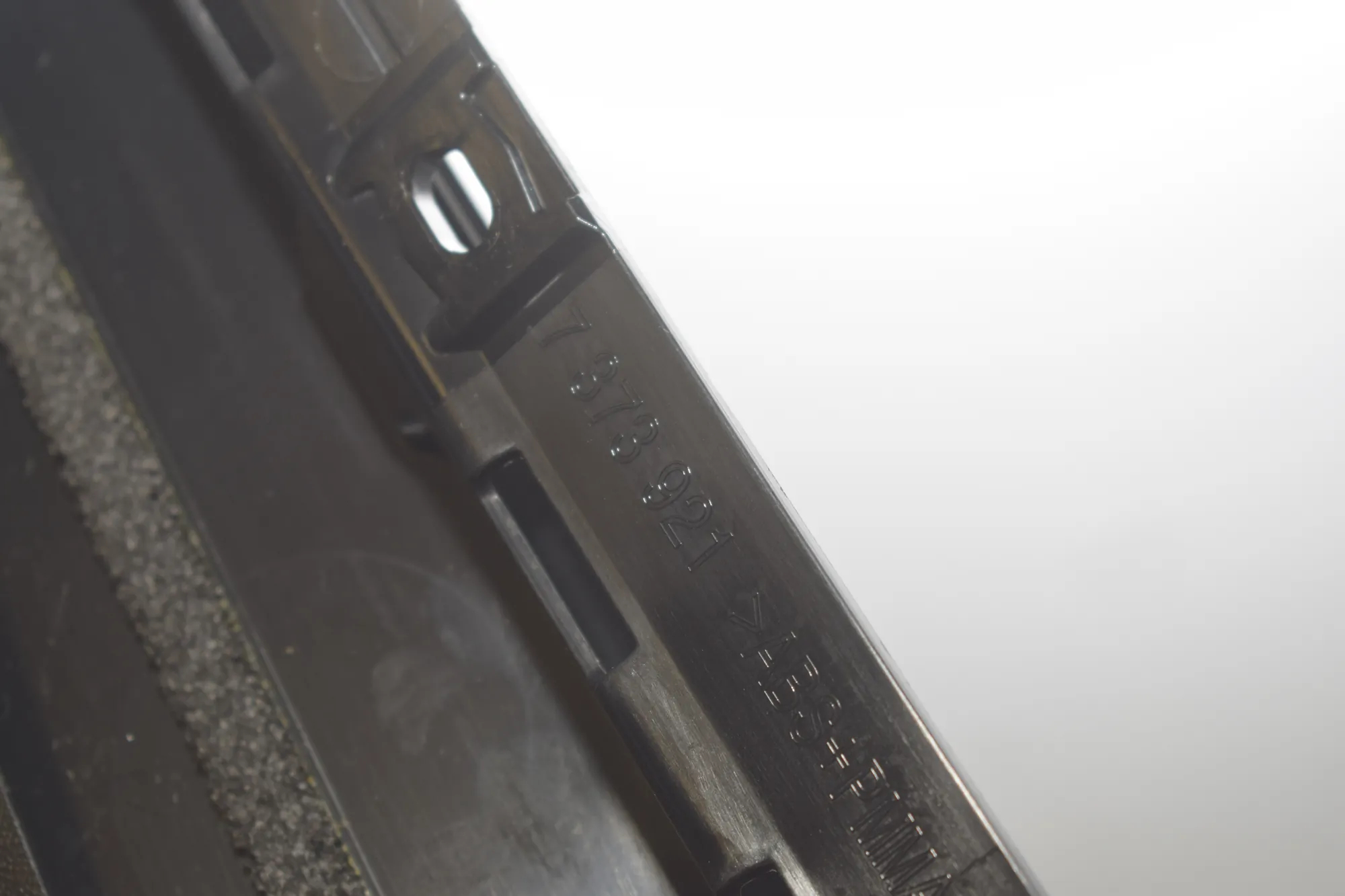 Front Left Door Vertical Trim – OEM 7373921 · BMW 2 Active Tourer (F45) 218 i 2016 – 4