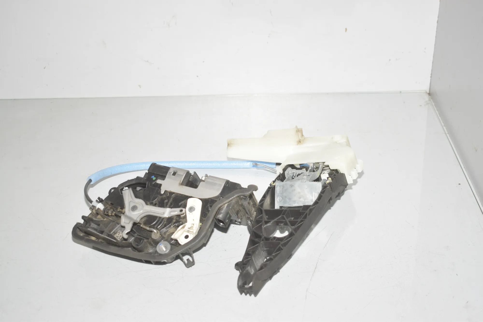 Front Left Door Lock – OEM 7281931 · BMW 2 Active Tourer (F45) 218 i 2016 – 3
