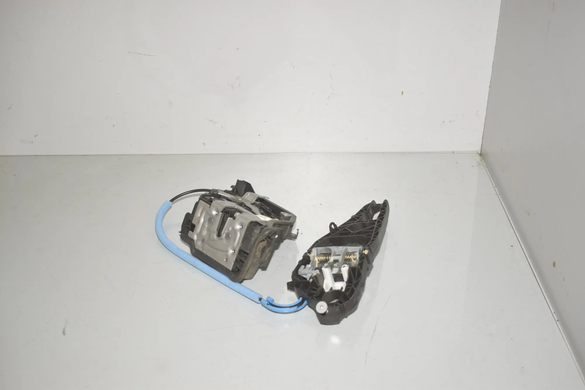 Front Right Door Lock – OEM 7281934 · BMW 2 Active Tourer (F45) 218 i 2016 – 4