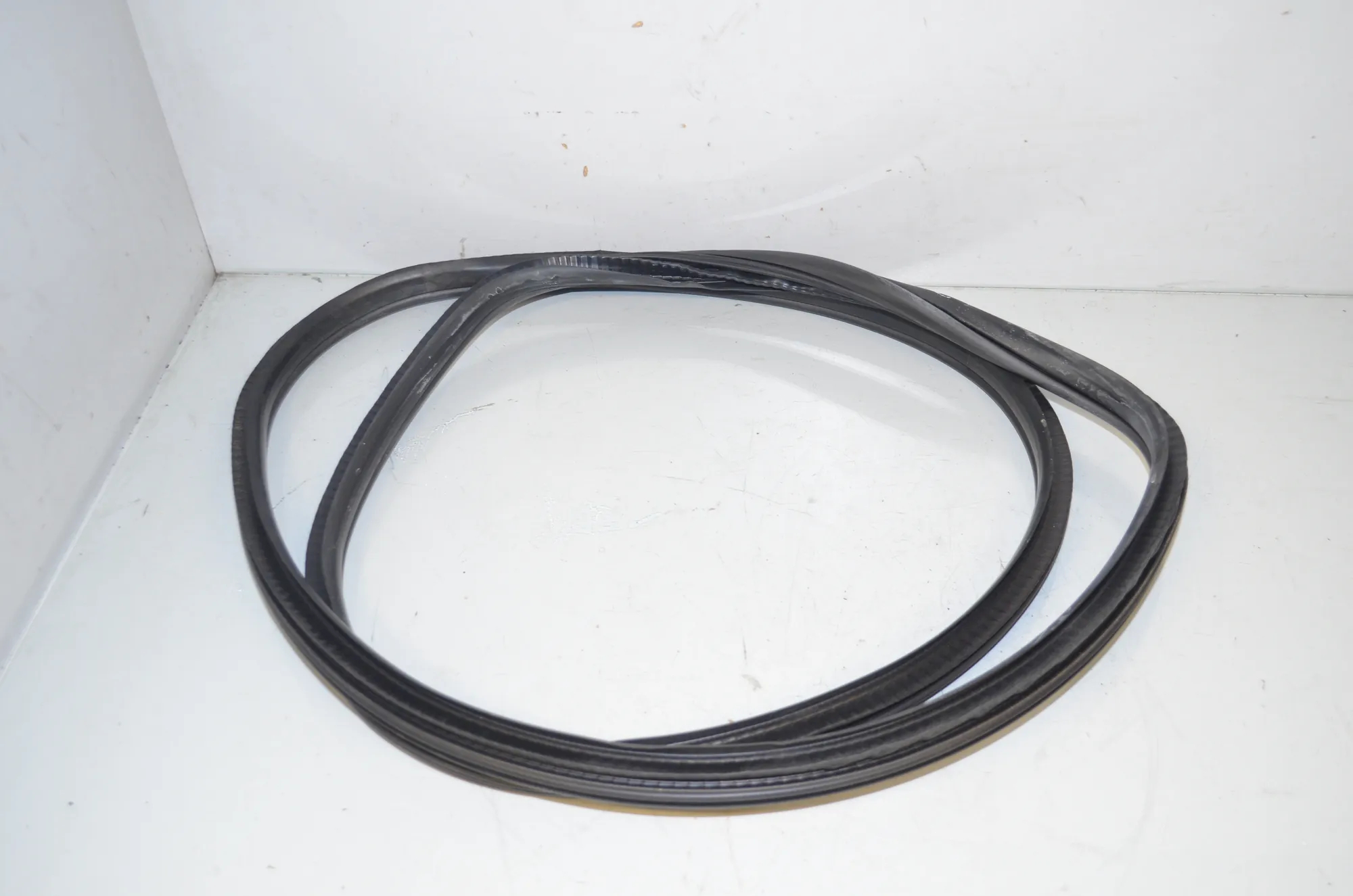 Rear Left Door Seal Rubber – OEM 7420050 · BMW 2 Active Tourer (F45) 218 i 2016 – 2