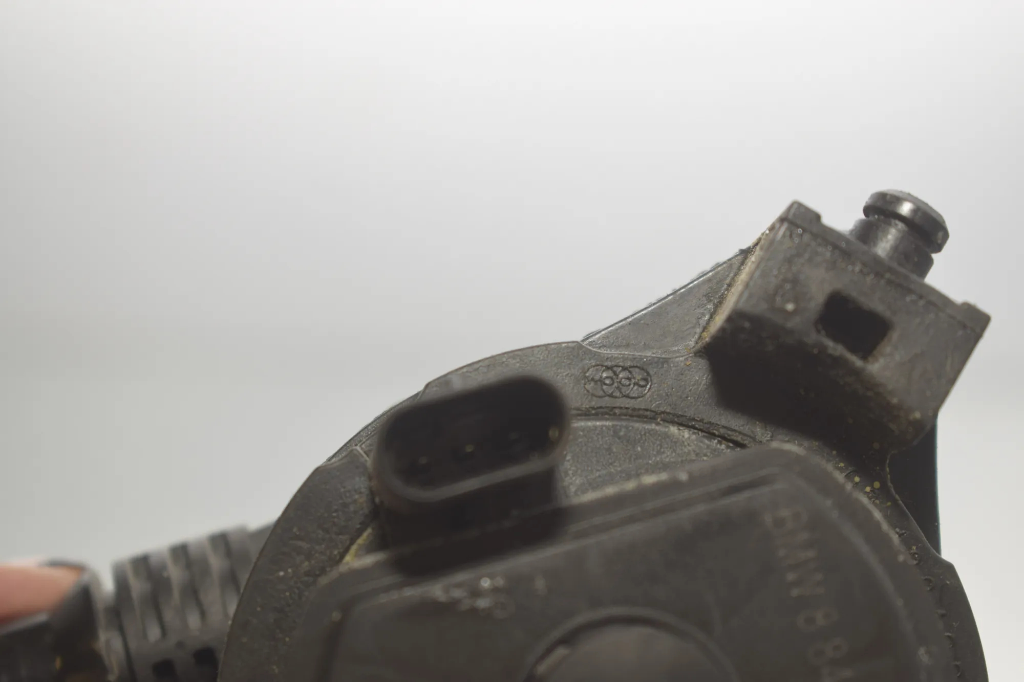 Auxiliary Water Pump – OEM 8840614 · BMW i4 (G26) (2022 - -) eDrive35 2023 – 4