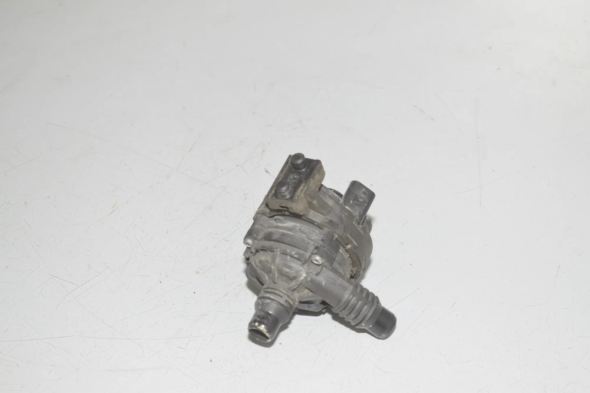 Auxiliary Water Pump – OEM 8840614 · BMW i4 (G26) (2022 - -) eDrive35 2023 – 2