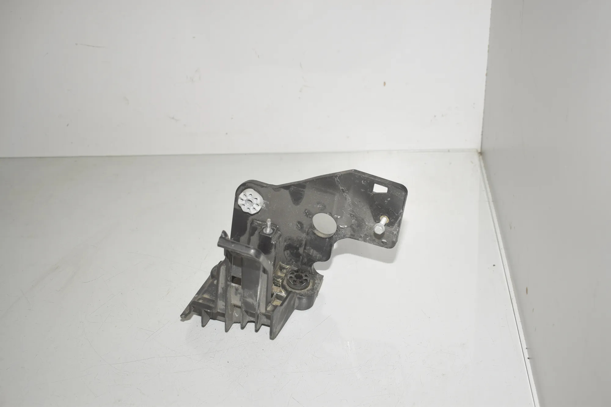 Bracket – OEM 8490361 · BMW i4 (G26) (2022 - -) eDrive35 2023 – 3